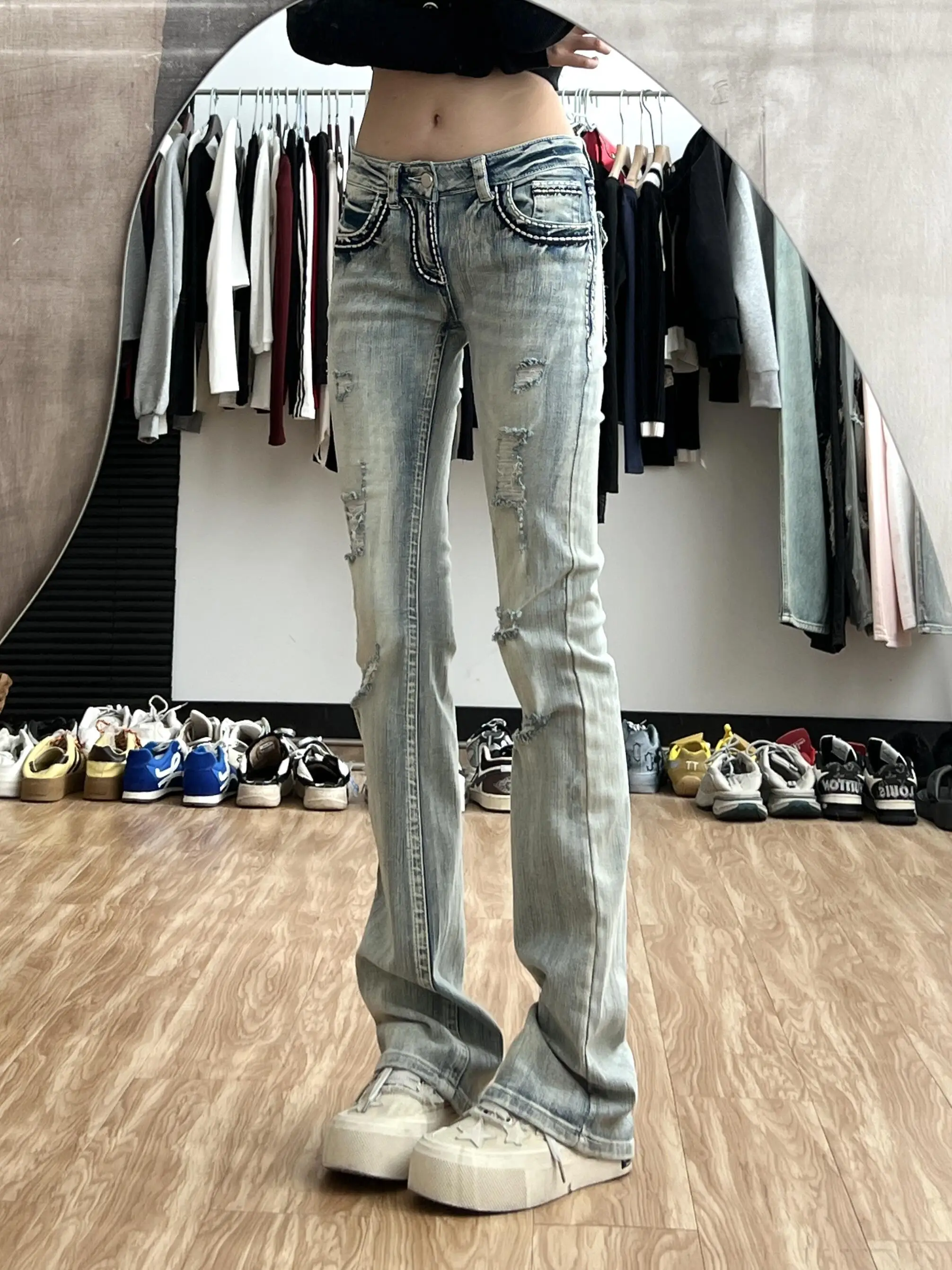 Extended plus Size Low Waist Bell Bottom Jeans Women's Slimming Summer Fashion Hole Punching Poor Girl Style Cotton Denim
Extended plus Size Low Waist Bell Bottom Jeans Women's Slimming Summer Fashion Hole Punching Poor Girl Style Cotton Denim