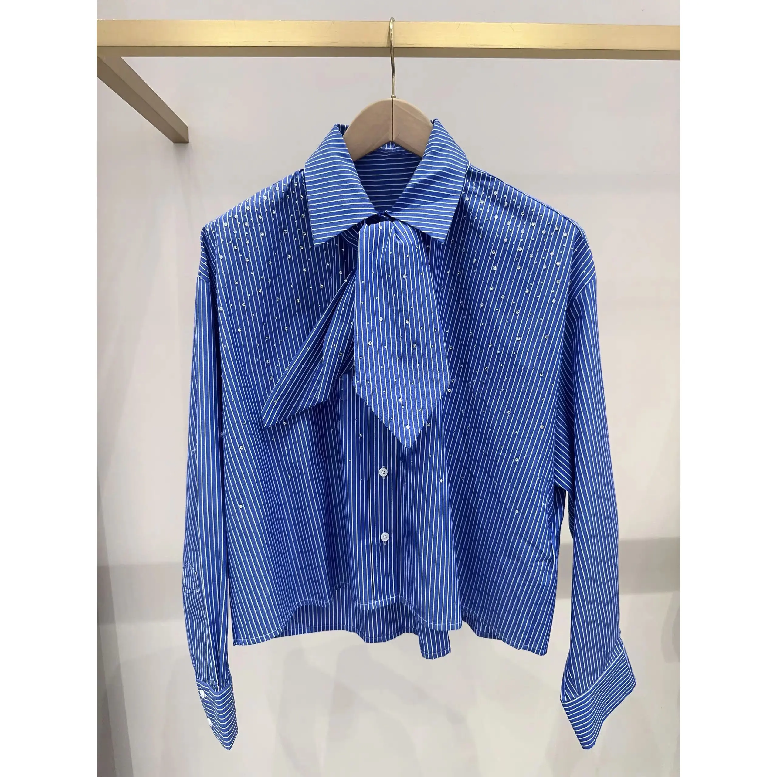 Spring 2026 New MJ Fashion Striped Shape Diamond Embellished Tie Shirt Top Women's Business Casual Breathable Long Sleeve Blouse
Spring 2026 New MJ Fashion Striped Shape Diamond Embellished Tie Shirt Top Women's Business Casual Breathable Long Sleeve Blouse