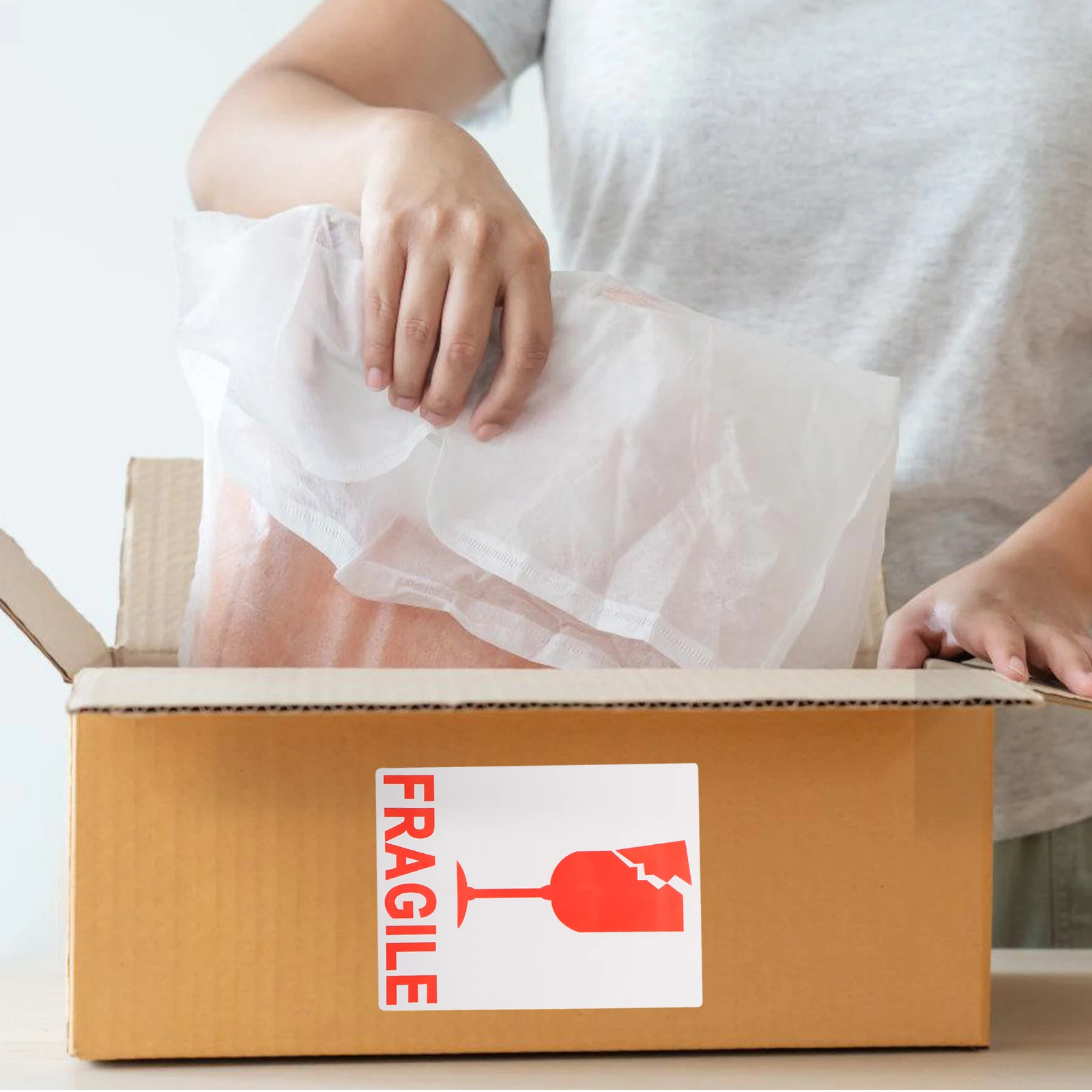 1 Roll Handle With Care Labels Red Permanent Adhesive Copperplate Shipping Moving Packing Glass Safe Transport Box Parcel Label
1 Roll Handle With Care Labels Red Permanent Adhesive Copperplate Shipping Moving Packing Glass Safe Transport Box Parcel Label