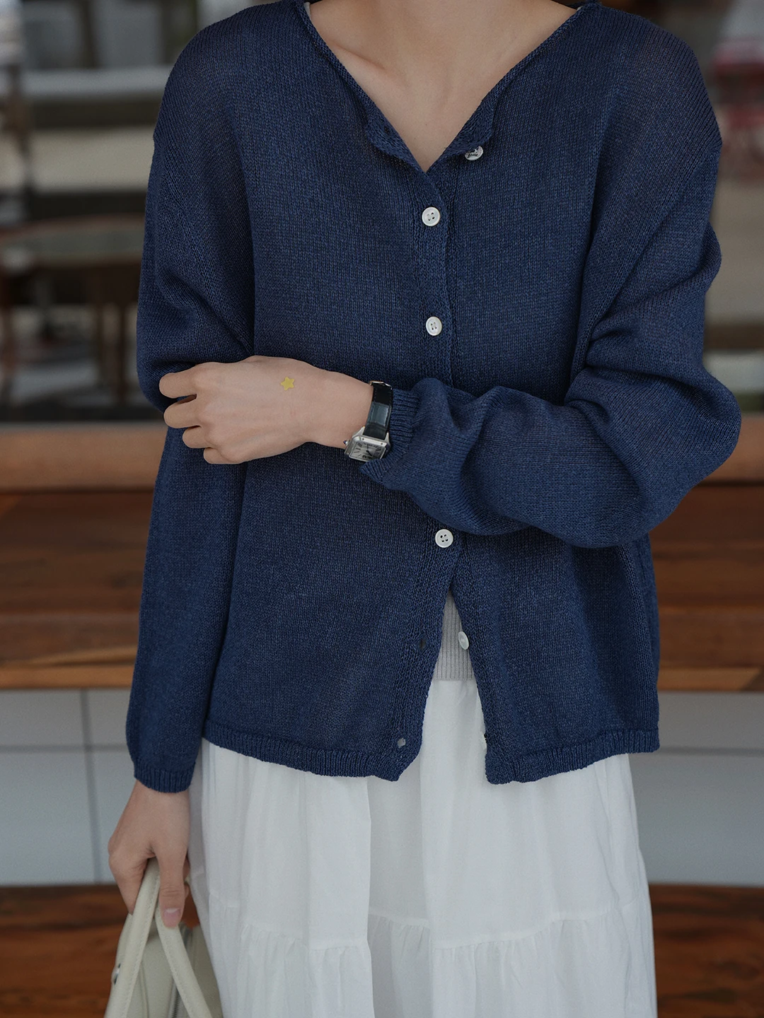 Korean Style Loose Long Sleeve V-Neck Knitted Cardigan Women's Pure Color Spring Summer New Fashion Slimming Top
Korean Style Loose Long Sleeve V-Neck Knitted Cardigan Women's Pure Color Spring Summer New Fashion Slimming Top