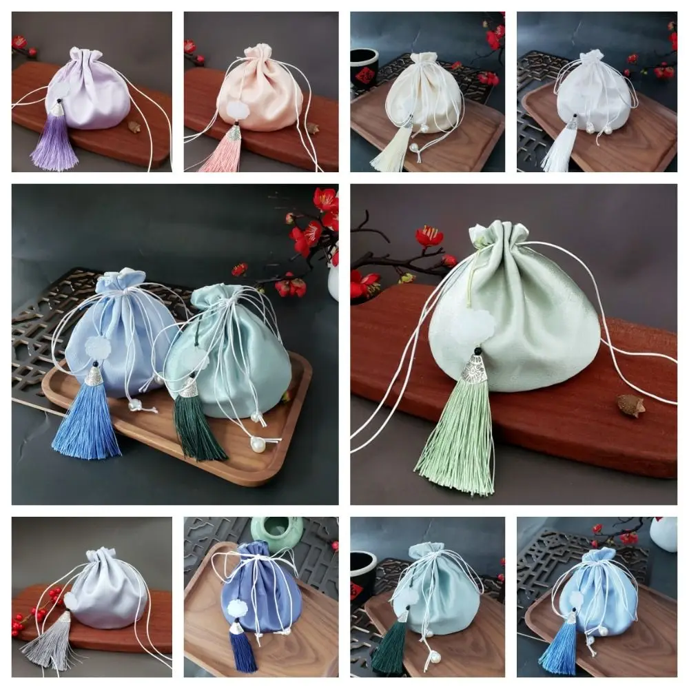 Сумка Hanfu с кисточкой на шнурке, однотонный мини-кошелек для мелочи, жемчужная бусина в китайском стиле, саше большой вместимости, украшение Hanfu
Сумка Hanfu с кисточкой на шнурке, однотонный мини-кошелек для мелочи, жемчужная бусина в китайском стиле, саше большой вместимости, украшение Hanfu