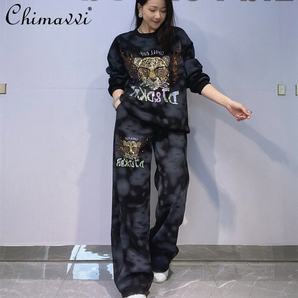 Heavy Rhinestone Round Neck Long Sleeve Sweatshirt Set Women Winter Fashion Fleece Lined Thick Tie-dye Long Pants Two-piece Set
Heavy Rhinestone Round Neck Long Sleeve Sweatshirt Set Women Winter Fashion Fleece Lined Thick Tie-dye Long Pants Two-piece Set