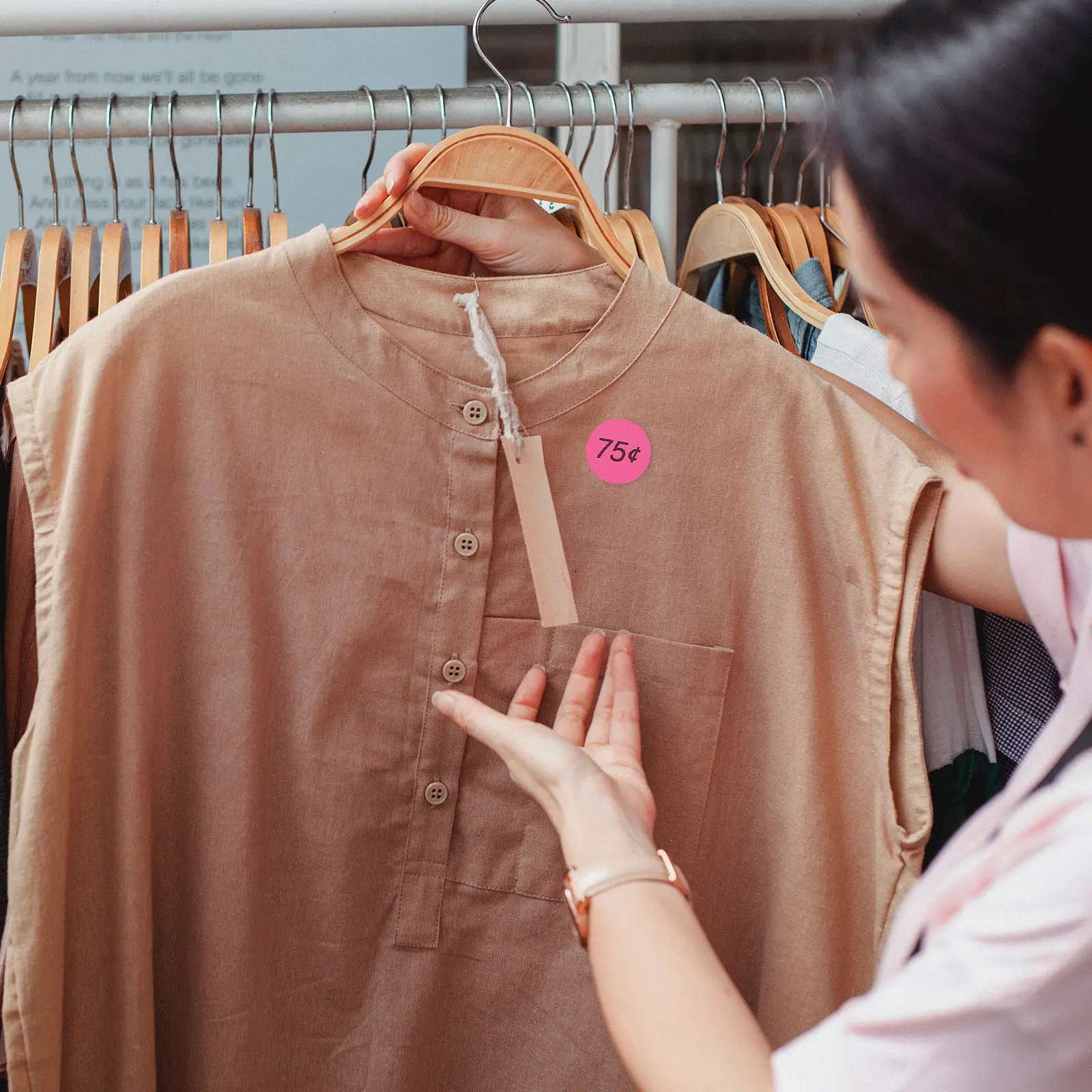 25 Sheets Neon Colors Pre-Priced Decals Round Shape Adhesive Price Marker Labels for Shopping Mall Retail Display Creative Price
25 Sheets Neon Colors Pre-Priced Decals Round Shape Adhesive Price Marker Labels for Shopping Mall Retail Display Creative Price