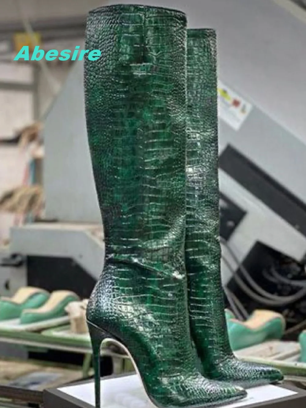 Burgundy Pointed Toe Slip On Knee High Boots Croc-Pattern Stiletto Heels Boots Winter Newest Casual Shoes Large Size 43
Burgundy Pointed Toe Slip On Knee High Boots Croc-Pattern Stiletto Heels Boots Winter Newest Casual Shoes Large Size 43