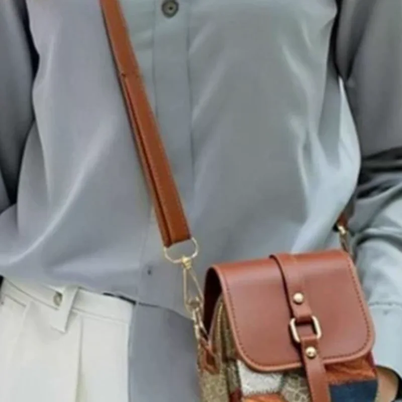 Retro Contrasting Color Women's Bag Multi-layer Practical Small Crossbody Bag Diamond Splicing Phone Bag Shoulder Bag
Retro Contrasting Color Women's Bag Multi-layer Practical Small Crossbody Bag Diamond Splicing Phone Bag Shoulder Bag