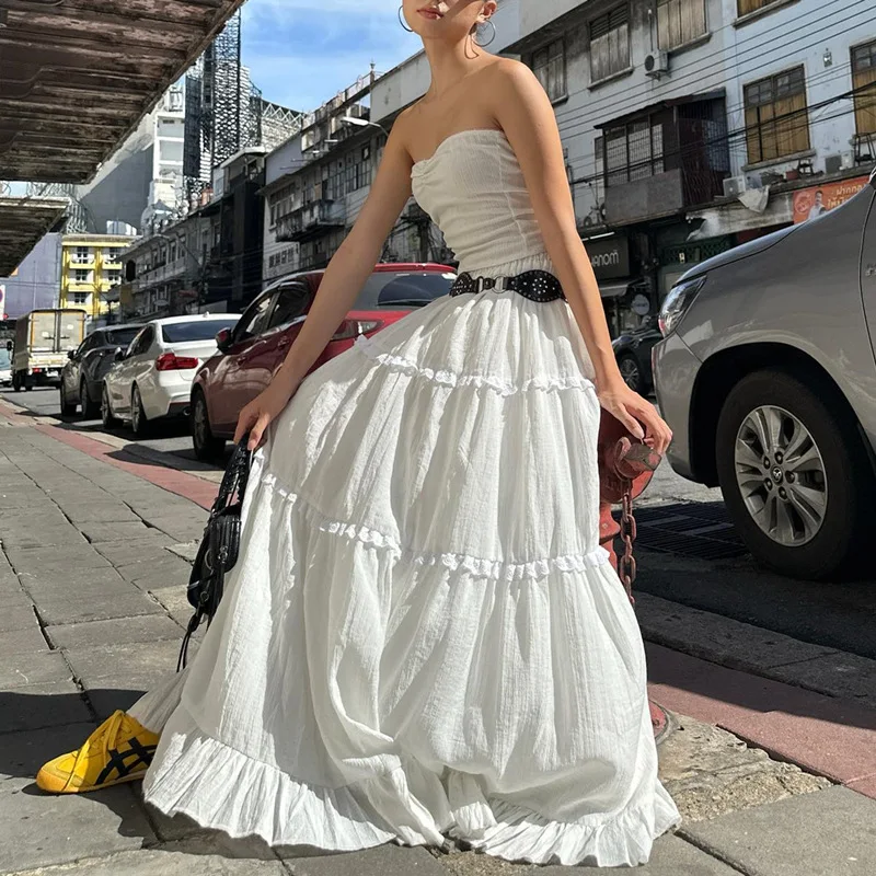 Women Summer New Off Shoulder Strapless Backless Tank Top half length long Skirt Fashionable Temperament 2 Piece Set
Women Summer New Off Shoulder Strapless Backless Tank Top half length long Skirt Fashionable Temperament 2 Piece Set