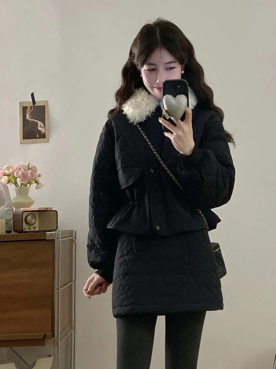 plus Size Fashionable Set Winter New Design Sensation Fur Collar Waist Cinched Diamond Pattern Cotton Coat High Waist Skirt
plus Size Fashionable Set Winter New Design Sensation Fur Collar Waist Cinched Diamond Pattern Cotton Coat High Waist Skirt