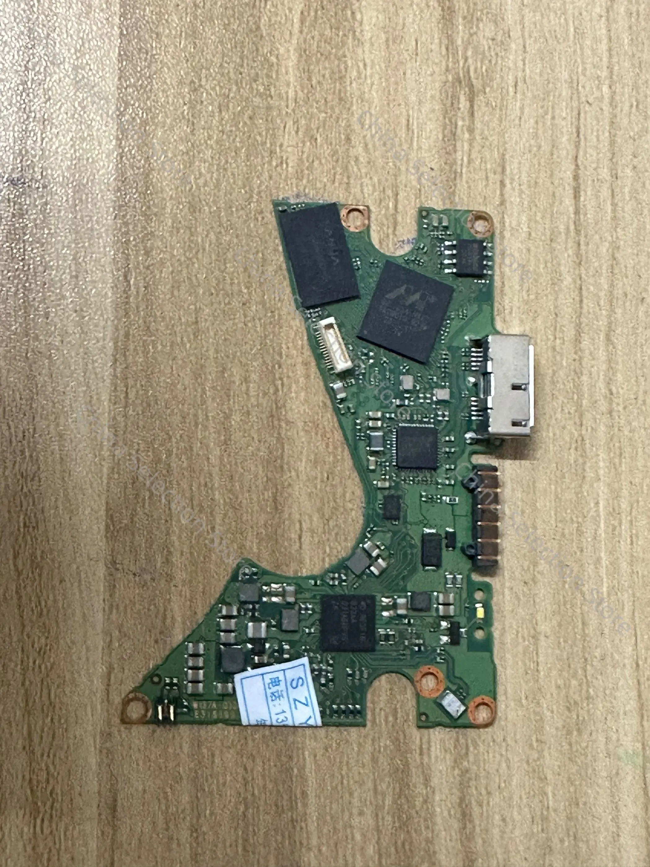 2060 810035 000 WD40NDZW WD50NDZW HDD PCB Logic board coding: 2060-810035-000 REV P0
2060 810035 000 WD40NDZW WD50NDZW HDD PCB Logic board coding: 2060-810035-000 REV P0