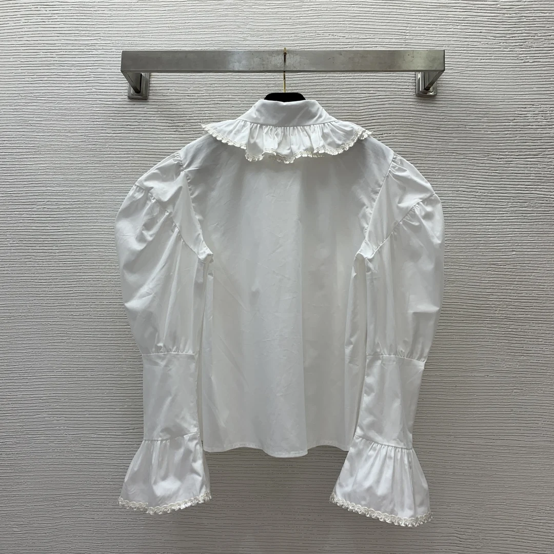 High end custom wood ear lace patchwork lapel bubble horn sleeve temperament sweet long sleeved shirt top
High end custom wood ear lace patchwork lapel bubble horn sleeve temperament sweet long sleeved shirt top