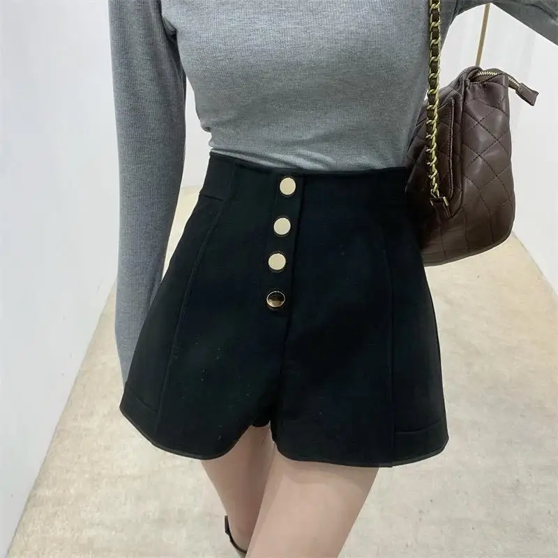 Versatile Casual Women's Black Wide-Leg High-Waist Shorts 2026 Spring Summer New Arrival Outerwear Niche Fashion Trend
Versatile Casual Women's Black Wide-Leg High-Waist Shorts 2026 Spring Summer New Arrival Outerwear Niche Fashion Trend