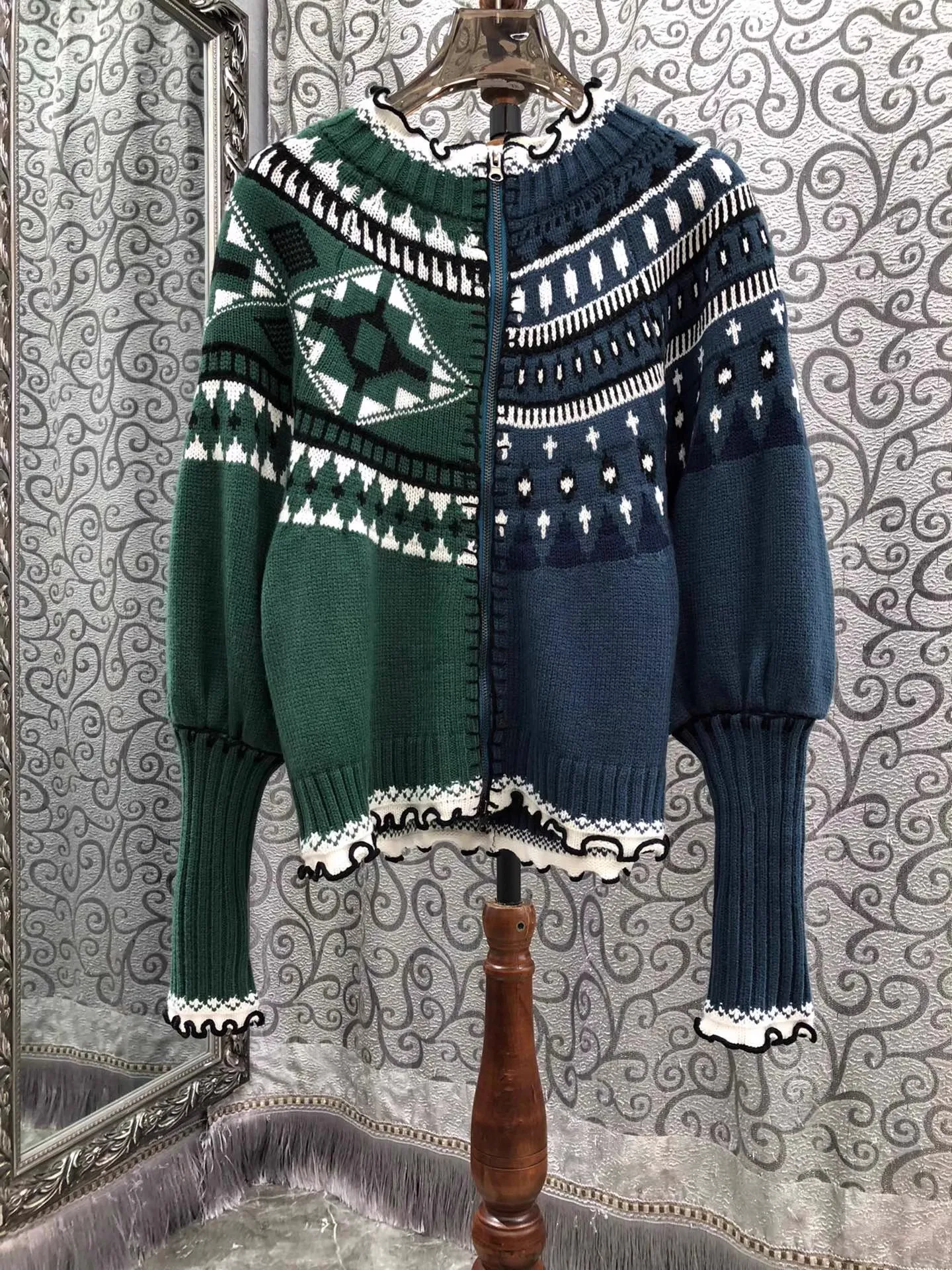 Новейшие модные кардиганы 2025, осенне-зимний трикотаж, женский винтажный вязаный зеленый кардиган с длинными рукавами и цветочным узором 
Новейшие модные кардиганы 2025, осенне-зимний трикотаж, женский винтажный вязаный зеленый кардиган с длинными рукавами и цветочным узором