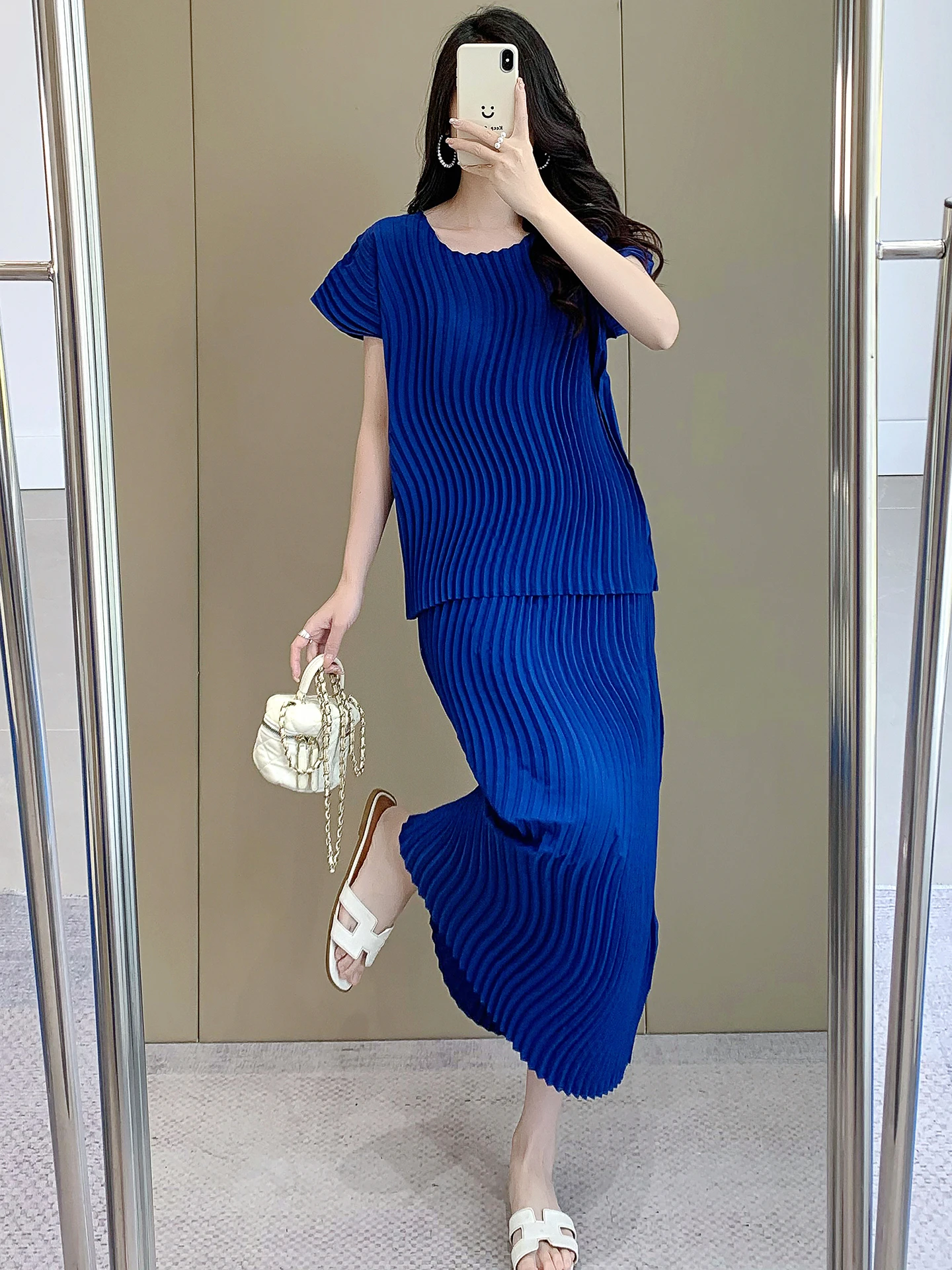 Women's Artistic Style Pleated Set New Spring High Waist Top Skirt Short Sleeve round Neck Two-Piece Suit OOTD Fashion
Women's Artistic Style Pleated Set New Spring High Waist Top Skirt Short Sleeve round Neck Two-Piece Suit OOTD Fashion