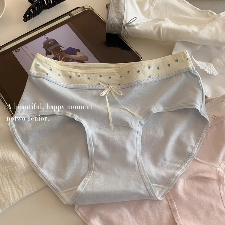 lengthened whole pants bacteriostatic girls' underwear women's gear contrasting color splicing mid-waist hip wrap
lengthened whole pants bacteriostatic girls' underwear women's gear contrasting color splicing mid-waist hip wrap