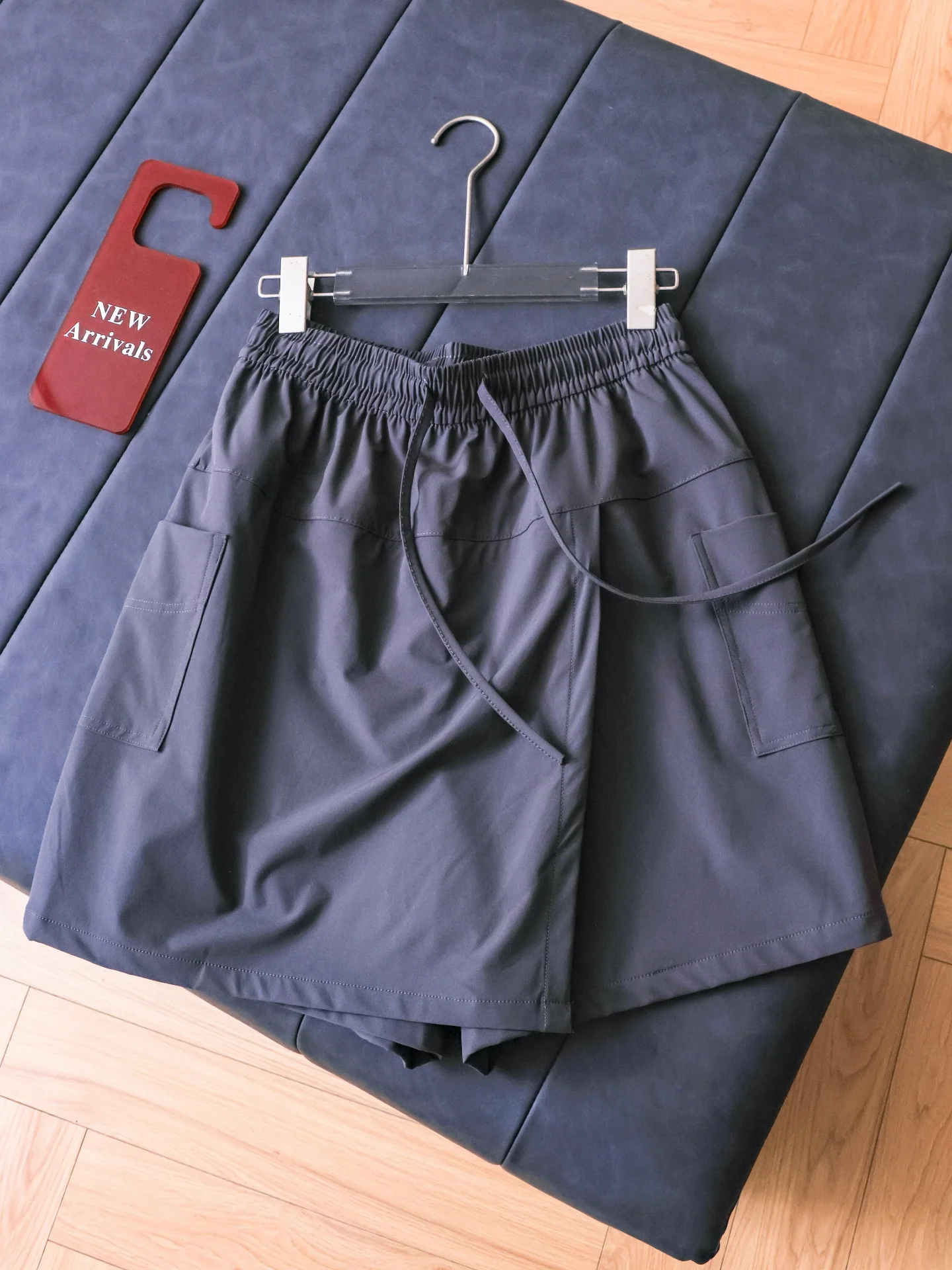 High Waist A-Line Skirt Pure Color Elastic Waist Symmetrical Pocket Slit Quick Dry Workwear Skirt Pants Leg Lengthening
High Waist A-Line Skirt Pure Color Elastic Waist Symmetrical Pocket Slit Quick Dry Workwear Skirt Pants Leg Lengthening