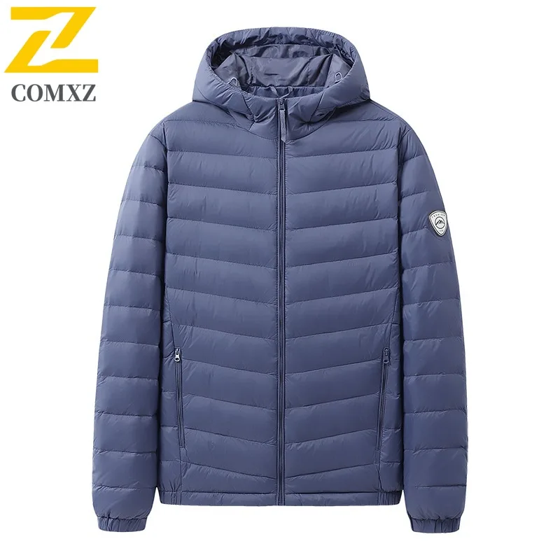 COMXZ Мужской уличный пуховик 2025 Премиум с капюшоном для путешествий, морозостойкая парка для пеших прогулок, путешествий, утолщенное теплое зимнее пуховое пальто
COMXZ Мужской уличный пуховик 2025 Премиум с капюшоном для путешествий, морозостойкая парка для пеших прогулок, путешествий, утолщенное теплое зимнее пуховое пальто