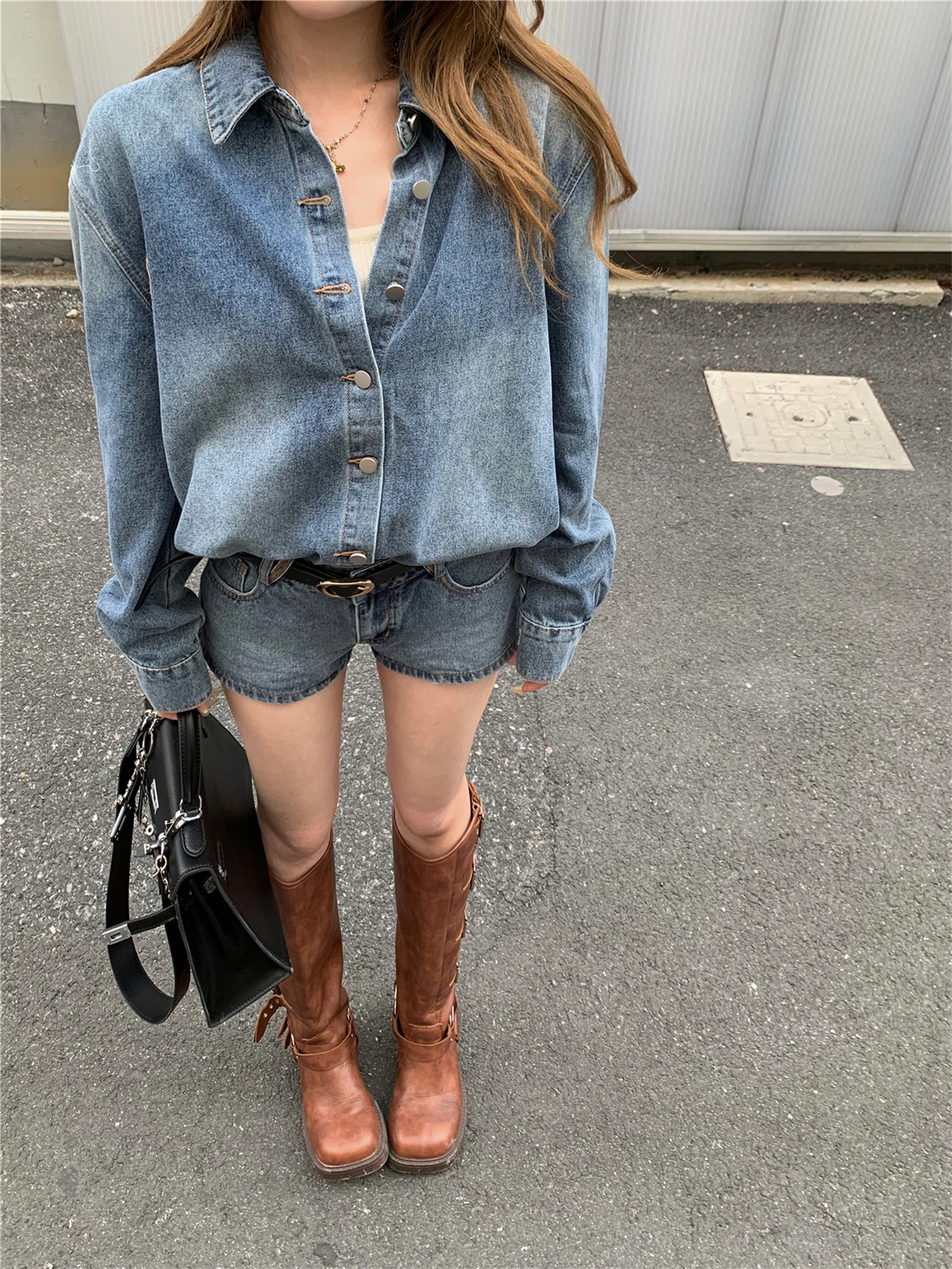 Korean Fashion Retro Denim Two Piece Shorts Sets Women Outfits Long Sleeve Turn Down Collar Shirt + High Waist Mini Shorts Sets
Korean Fashion Retro Denim Two Piece Shorts Sets Women Outfits Long Sleeve Turn Down Collar Shirt + High Waist Mini Shorts Sets