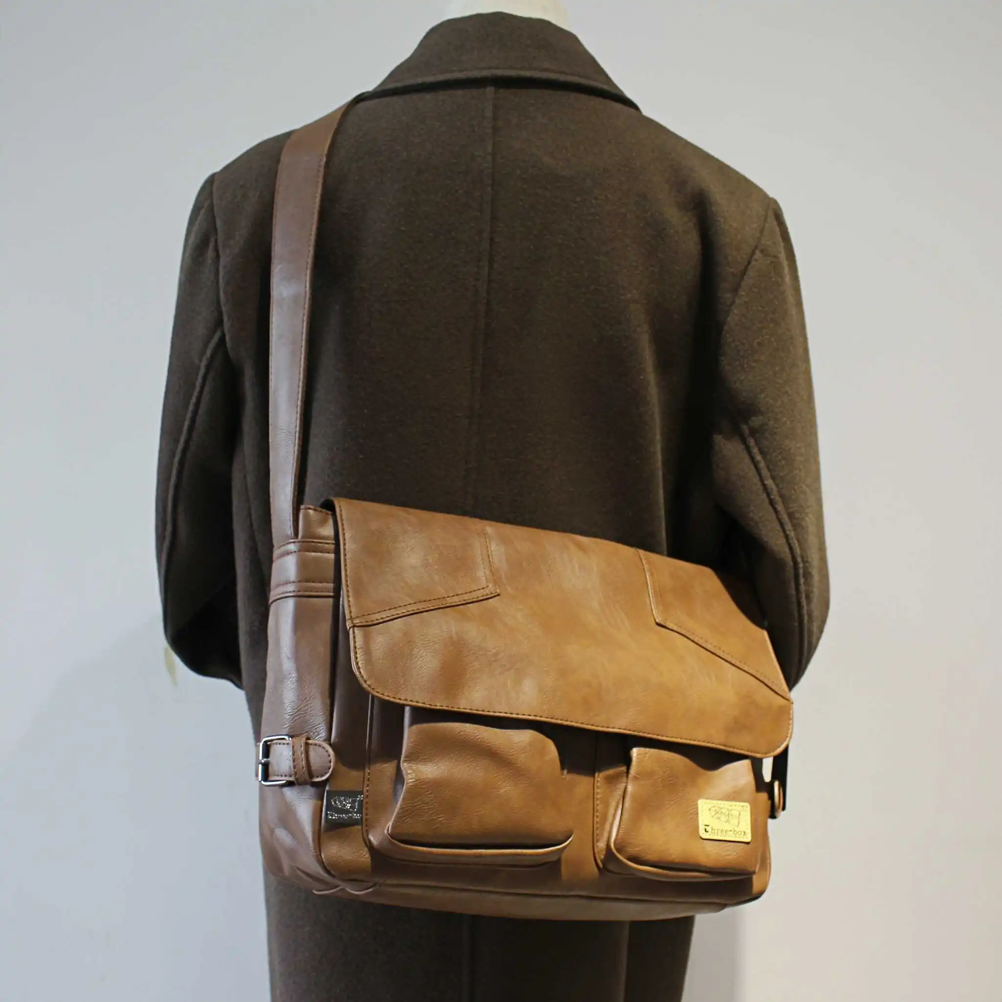 Fashionable Street-Style Laptop Bag for Men ThreeBox Large Crossbody Shoulder Bag with Pockets Soft PU Leather Casual Backpack
Fashionable Street-Style Laptop Bag for Men ThreeBox Large Crossbody Shoulder Bag with Pockets Soft PU Leather Casual Backpack