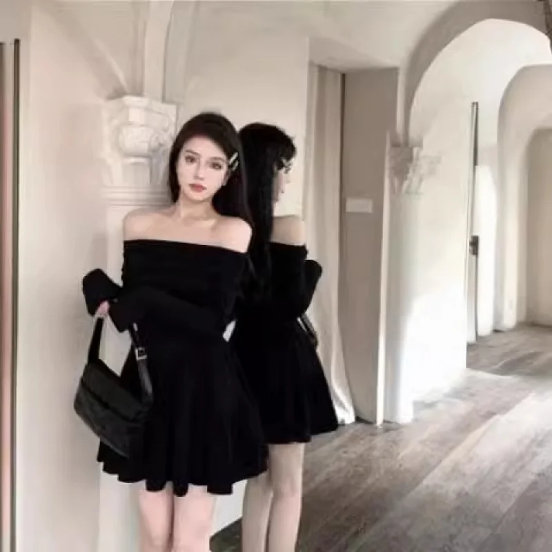 Off-shoulder long-sleeve dress for women in spring2024New French-style elegant waist-cinching slimming puffy little black dress
Off-shoulder long-sleeve dress for women in spring2024New French-style elegant waist-cinching slimming puffy little black dress