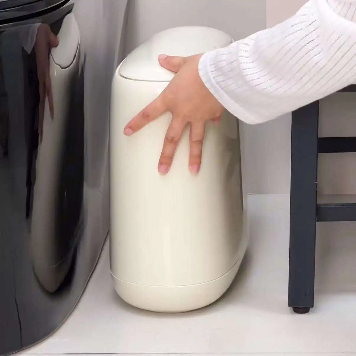 Узкий контейнер для мусора с крышкой, большой емкости, для ванной комнаты, туалета, с зажимом для туалетной бумаги, водонепроницаемый, для домашнего использования
Узкий контейнер для мусора с крышкой, большой емкости, для ванной комнаты, туалета, с зажимом для туалетной бумаги, водонепроницаемый, для домашнего использования