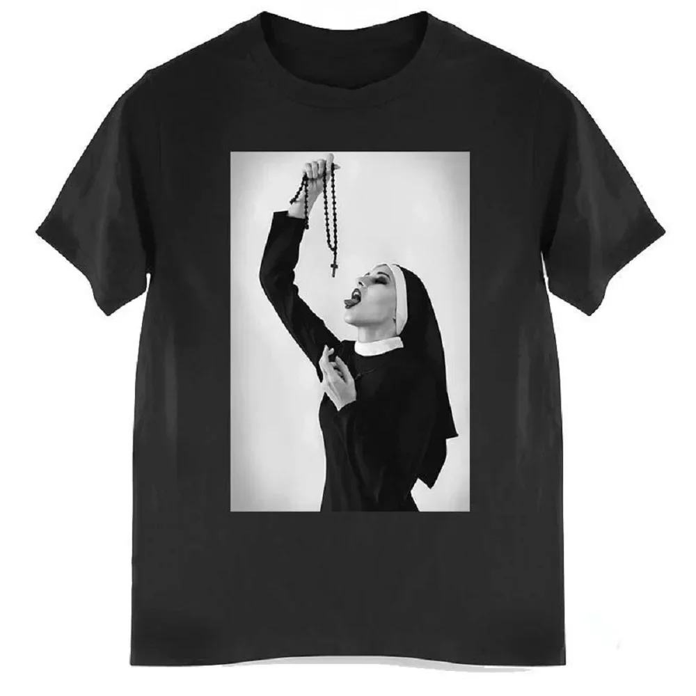 2025 Summer New 2D Nun Print Shirt Smoking Drink Casual Shorts Round Leader Fashionable Men's and Women's Cotton T-shirt
2025 Summer New 2D Nun Print Shirt Smoking Drink Casual Shorts Round Leader Fashionable Men's and Women's Cotton T-shirt