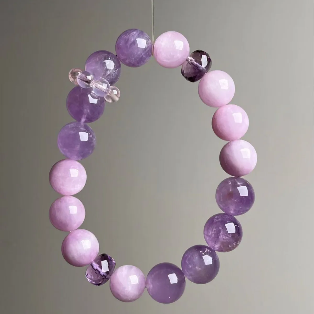 Natural Crystal Bracelet, Amethyst Purple Lithium Hui Women's Fashion Light Luxury Bracelet
Natural Crystal Bracelet, Amethyst Purple Lithium Hui Women's Fashion Light Luxury Bracelet