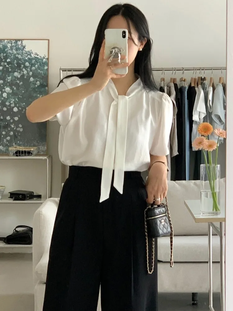 Chic Loose Women's Chiffon Shirt Bubble Sleeve Draped Collar Versatile Wear Korean Style Summer Fashion Soft Gentle Wind Design
Chic Loose Women's Chiffon Shirt Bubble Sleeve Draped Collar Versatile Wear Korean Style Summer Fashion Soft Gentle Wind Design