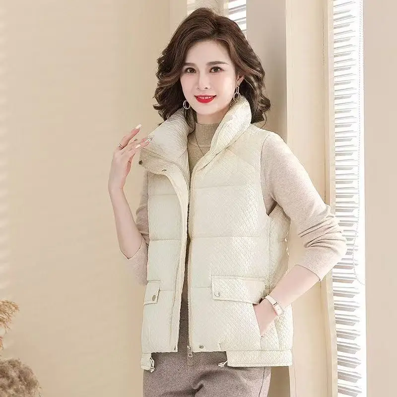 Mother's Down Cotton Vest Jacket Women's New Parkas Winter 2025 Loose Waistcoat Outerwear Stand-UP Collar Sleeveless Coat Female
Mother's Down Cotton Vest Jacket Women's New Parkas Winter 2025 Loose Waistcoat Outerwear Stand-UP Collar Sleeveless Coat Female