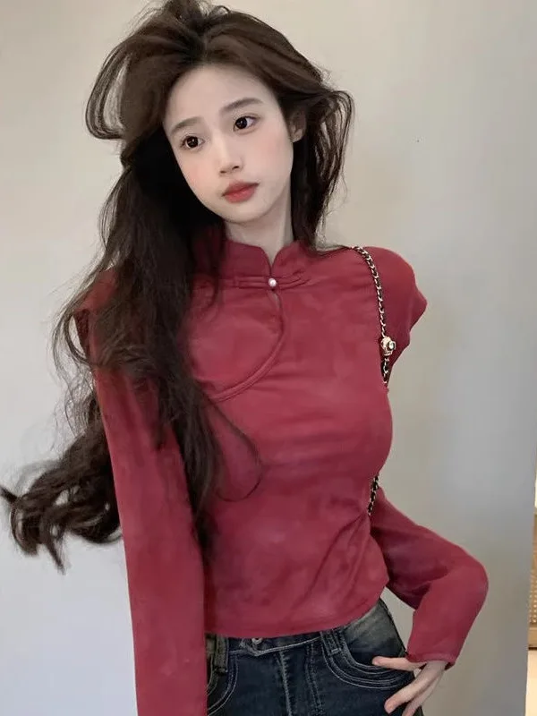 Retro Elegance Autumn Winter Stand Collar T-irt Women's Slim Fit Red Base irt New Chinese Light National Sle Button
Retro Elegance Autumn Winter Stand Collar T-irt Women's Slim Fit Red Base irt New Chinese Light National Sle Button