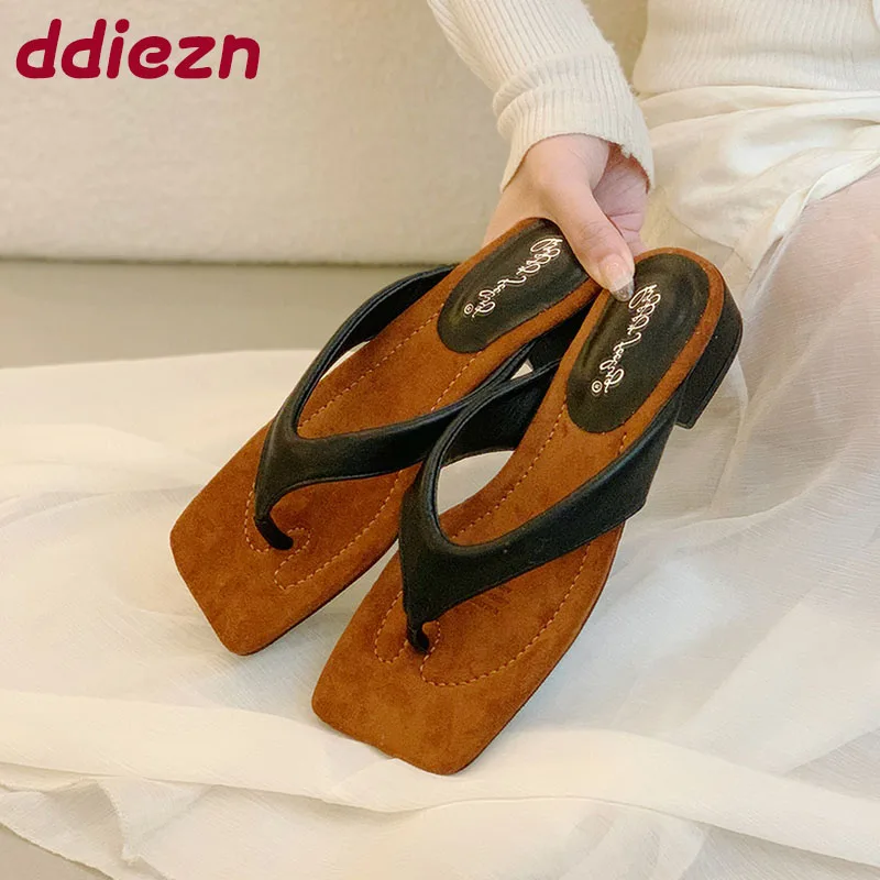 Fashion Square Toe Ladies Flats Slippers Sandals Shoes New In Summer Beach Slides Women Flats Slippers Shoes Female Flip flops
Fashion Square Toe Ladies Flats Slippers Sandals Shoes New In Summer Beach Slides Women Flats Slippers Shoes Female Flip flops
