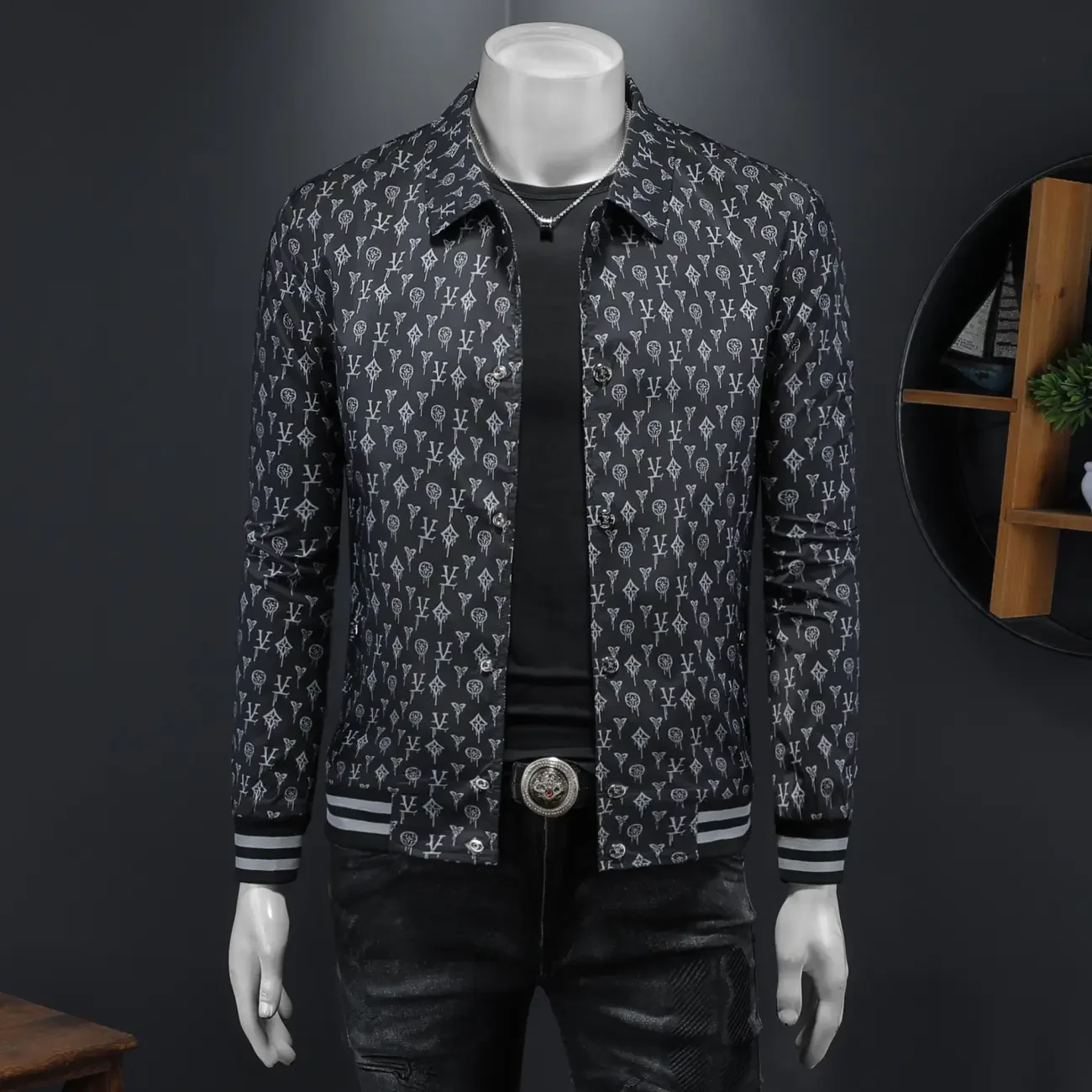 2025 New Men's Handsome Casual Printed Fashion Jacket Slim Fit Trend Versatile Jacket
2025 New Men's Handsome Casual Printed Fashion Jacket Slim Fit Trend Versatile Jacket