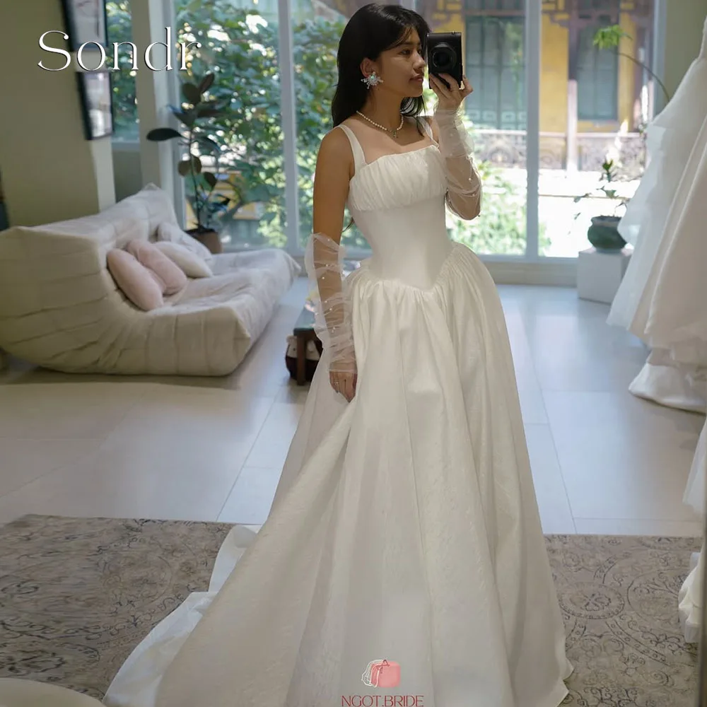 Sondr Customized Elegant Korean Wedding Dresses 2026 New A Line Sleeveless Bride Gowns Pleated vestidos de novia for Bride
Sondr Customized Elegant Korean Wedding Dresses 2026 New A Line Sleeveless Bride Gowns Pleated vestidos de novia for Bride