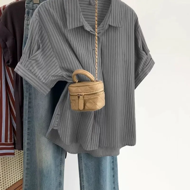 Korean Style Gray Striped Shirt for Women Summer Turn-down Collar Half Sleeve Shirt Loose Casual College Style Female Clothing
Korean Style Gray Striped Shirt for Women Summer Turn-down Collar Half Sleeve Shirt Loose Casual College Style Female Clothing