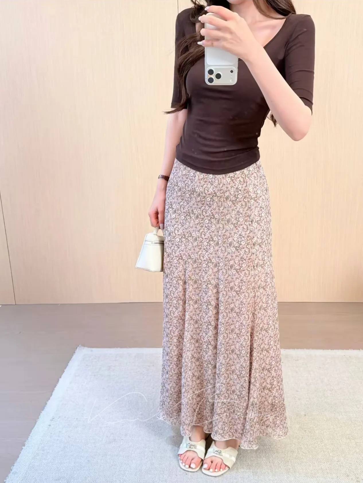 Summer Fashionable Korean Style Casual Ethereal Half Skirt Slimming Floral Print Fish Tail Long Skirt Versatile High Waist
Summer Fashionable Korean Style Casual Ethereal Half Skirt Slimming Floral Print Fish Tail Long Skirt Versatile High Waist