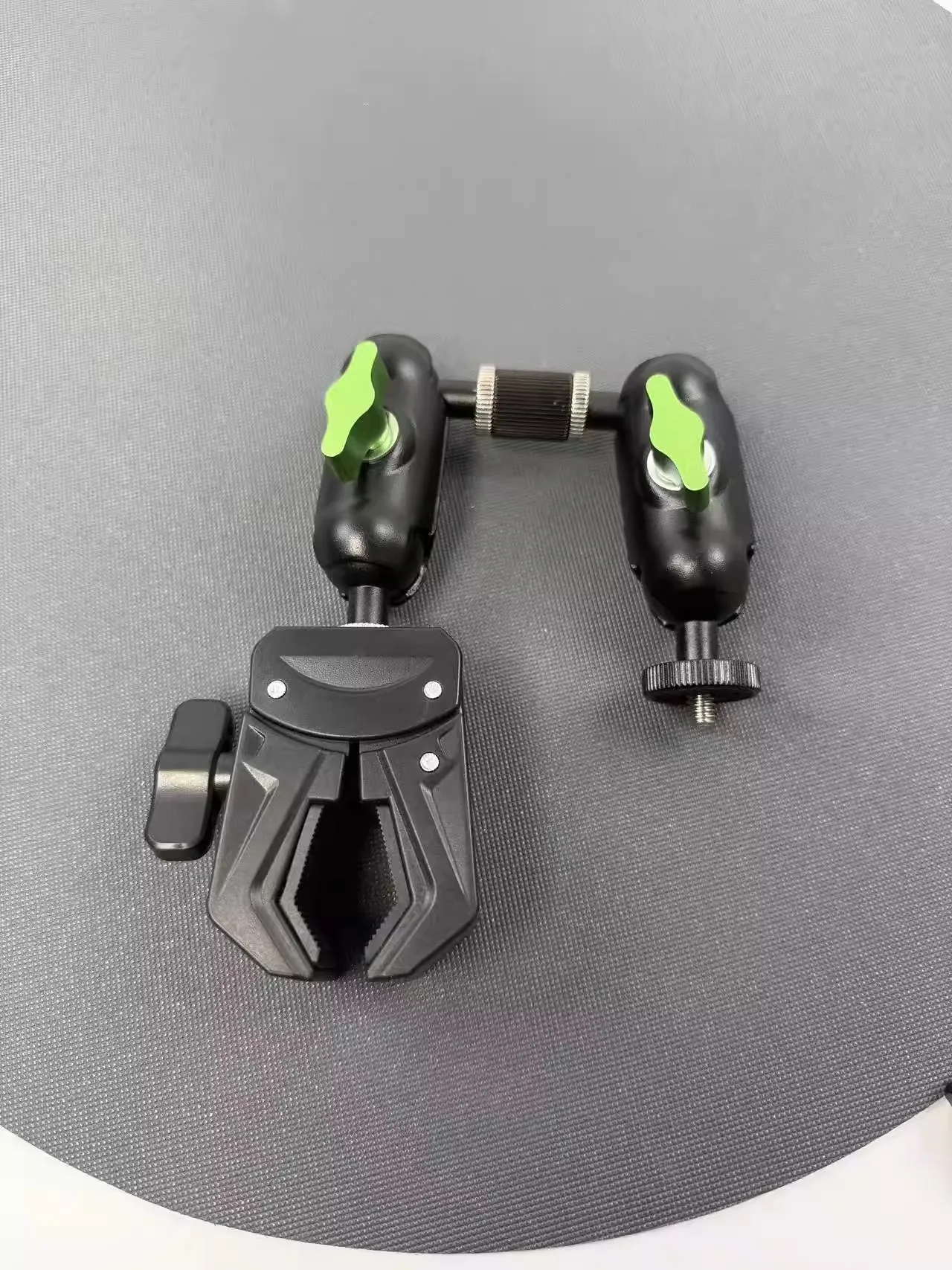 Motorcycle Riding Action Camera 360x3 Multi-Axis Metal Bean Phone Mount GoPro Bike Handlebar DJI Camera Mount
Motorcycle Riding Action Camera 360x3 Multi-Axis Metal Bean Phone Mount GoPro Bike Handlebar DJI Camera Mount