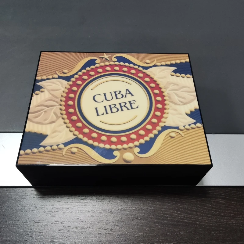 Premium cigar humidor, cedar humidor 
Premium cigar humidor, cedar humidor