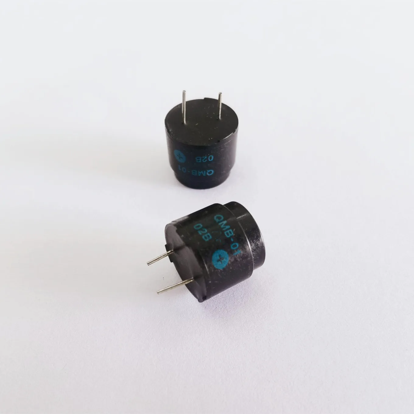 Original New 100% QMB-01 Passive Electromagnetic Buzzer Passive Sealed Alarm Sounder Inductor
Original New 100% QMB-01 Passive Electromagnetic Buzzer Passive Sealed Alarm Sounder Inductor