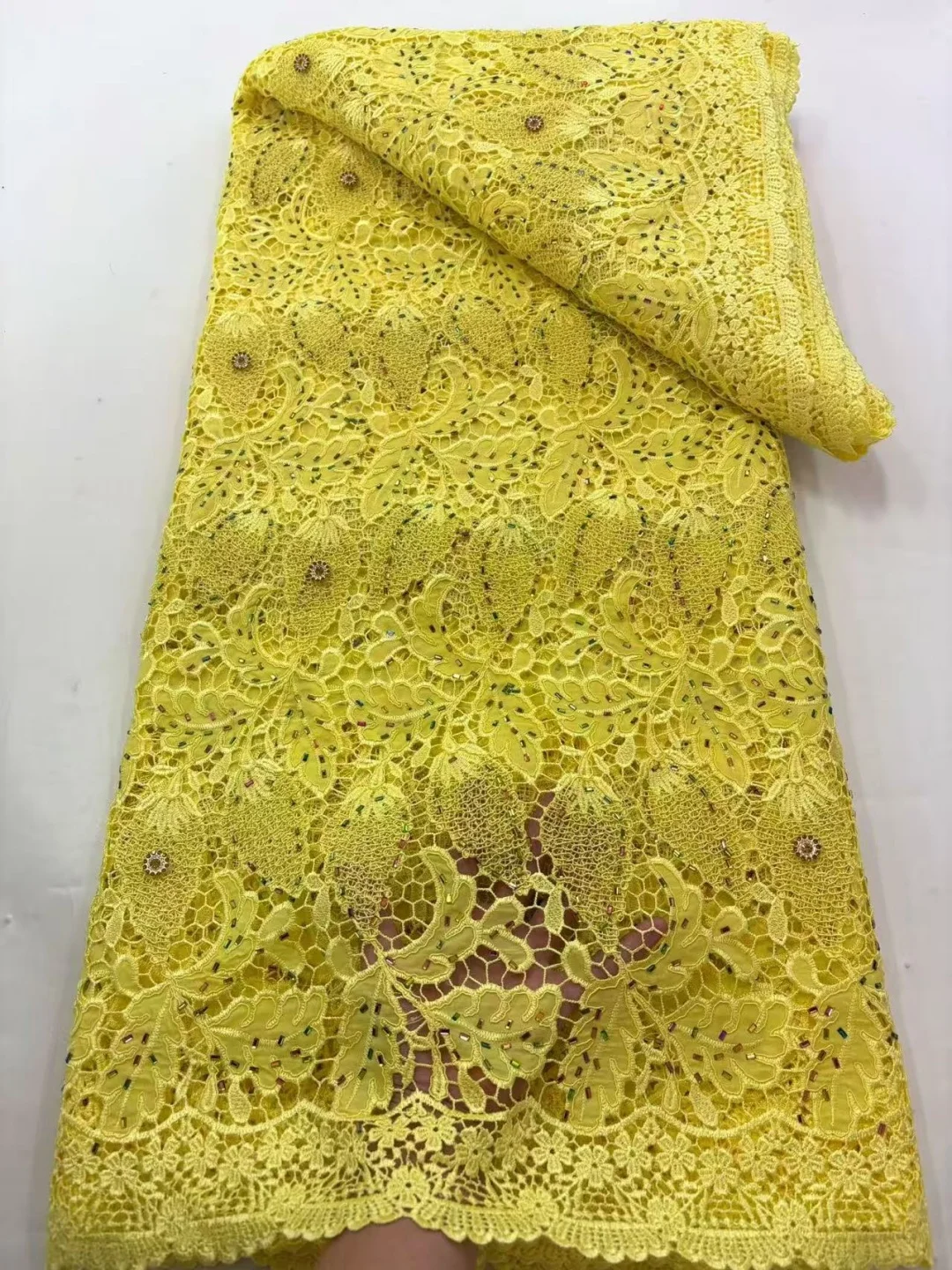 African Nigerian Water Soluble Lace Fabric Hollow Out Rhinestones Guipure Cord Lacel High Quality for Women Wedding Dress Sewing
African Nigerian Water Soluble Lace Fabric Hollow Out Rhinestones Guipure Cord Lacel High Quality for Women Wedding Dress Sewing