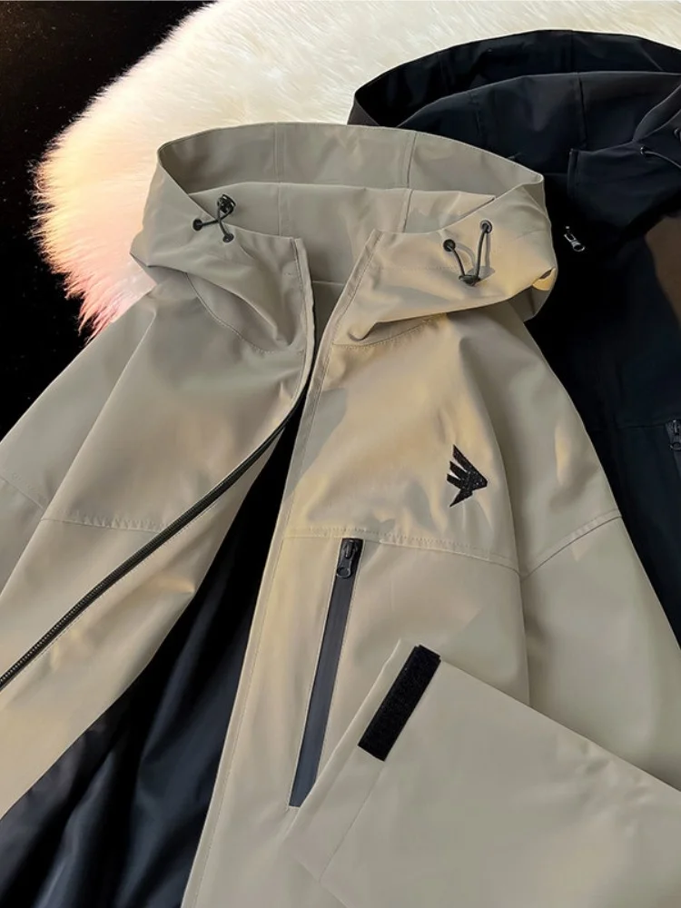 Водонепроницаемая мужская рабочая куртка с молнией, декорированная, для активного отдыха, для альпинизма, весна-осень, американский модный бренд, свободный крой, джинсы
Водонепроницаемая мужская рабочая куртка с молнией, декорированная, для активного отдыха, для альпинизма, весна-осень, американский модный бренд, свободный крой, джинсы