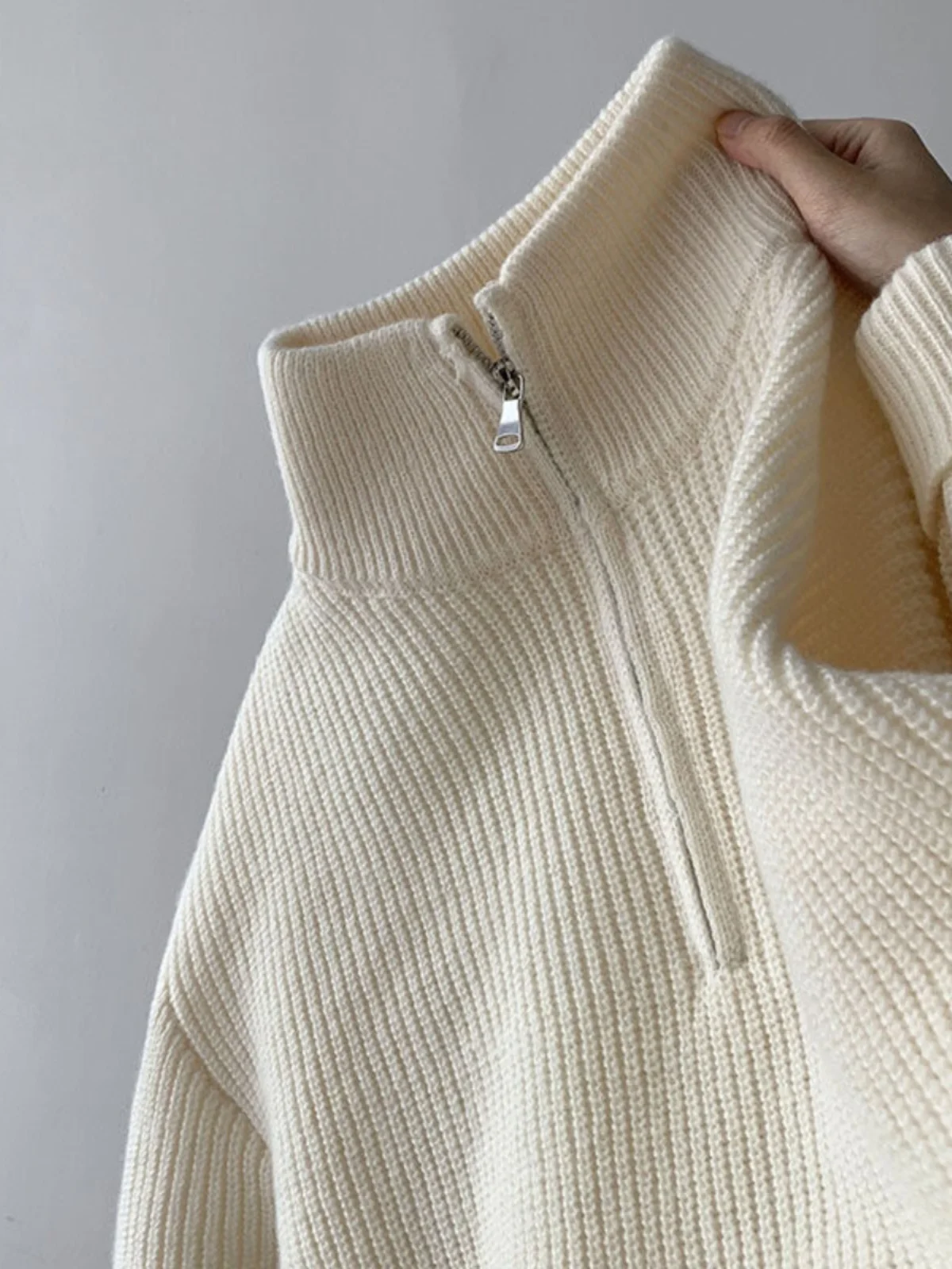 Мужской зимний свитер оверсайз в американском стиле, вязаный, на молнии, с высоким воротником, бежевый
Мужской зимний свитер оверсайз в американском стиле, вязаный, на молнии, с высоким воротником, бежевый