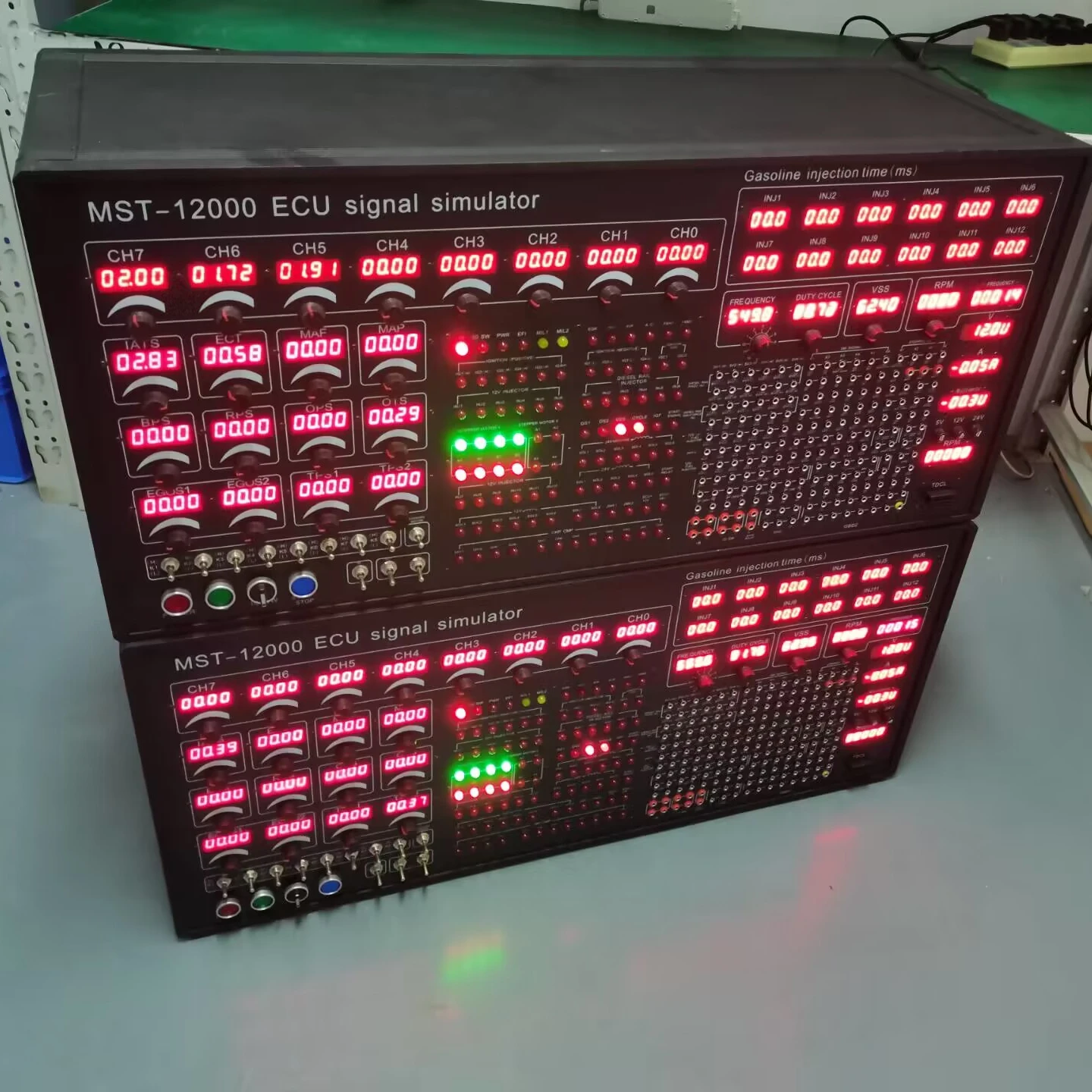 Профессиональный инструмент для ремонта ЭБУ MST-12000 Симулятор ЭБУ Новая универсальная автомобильная испытательная платформа и имитация сигнала ЭБУ
Профессиональный инструмент для ремонта ЭБУ MST-12000 Симулятор ЭБУ Новая универсальная автомобильная испытательная платформа и имитация сигнала ЭБУ