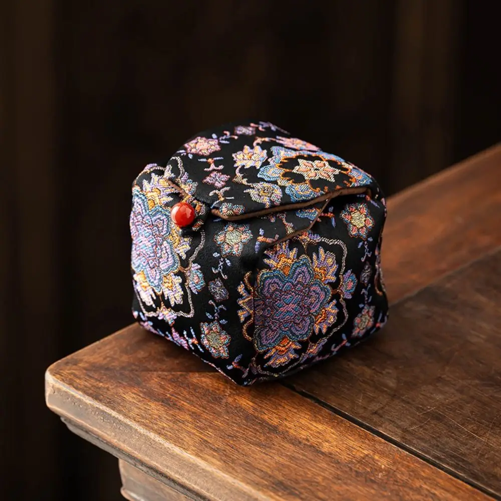 Chinese Style Tea Cup Cloth Pouch Snap Button Breakage-proof Teaware Storage Bag Print Multifunctional Embroidered Handbag Purse
Chinese Style Tea Cup Cloth Pouch Snap Button Breakage-proof Teaware Storage Bag Print Multifunctional Embroidered Handbag Purse
