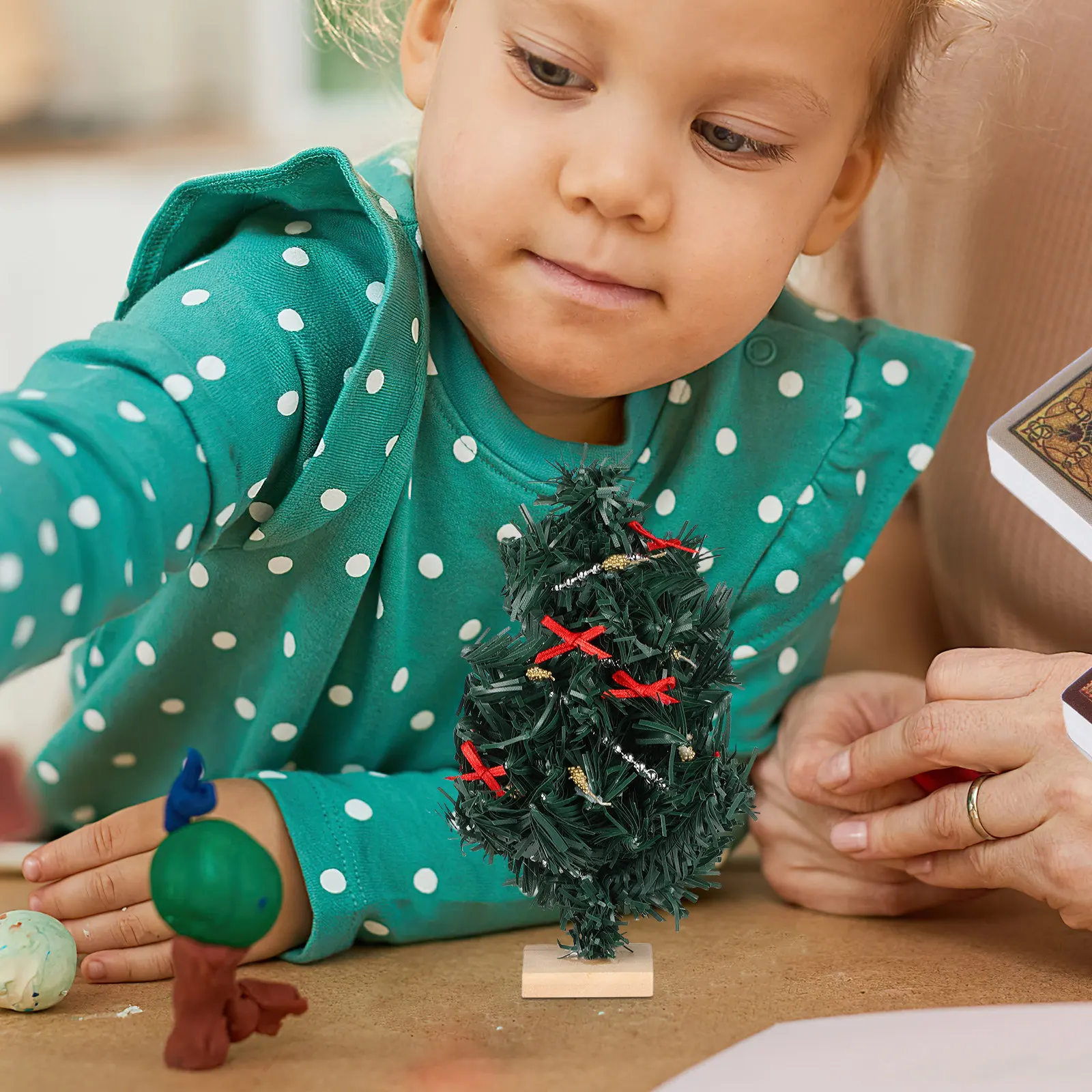 Miniature Christmas Tree Wooden Base Realistic 1:12 Scale Diorama Accessories DIY Fairy Garden Decor Pretend Play
Miniature Christmas Tree Wooden Base Realistic 1:12 Scale Diorama Accessories DIY Fairy Garden Decor Pretend Play
