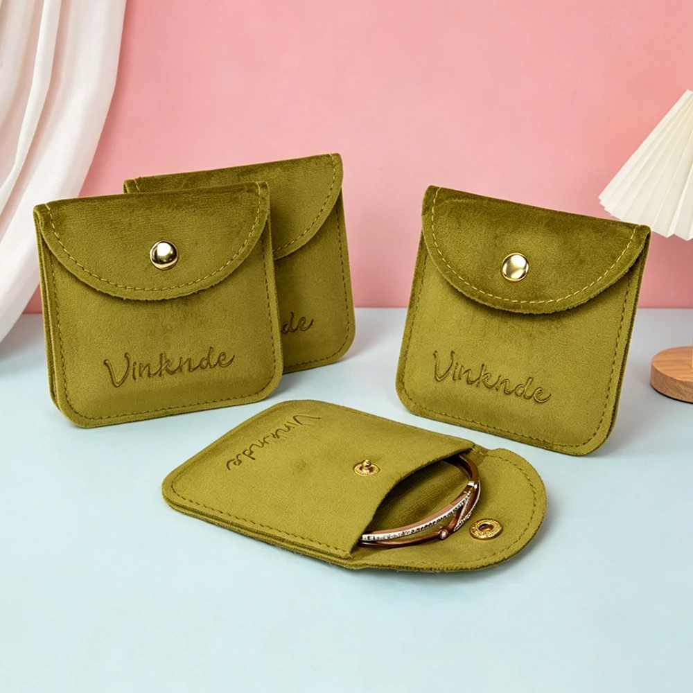50Pcs Soft Velvet Snap Bag 8x8cm Metal Buckle Jewelry Pocket Reusable Button Pouches for Hand Bracelet Earrings Oils Packaging
50Pcs Soft Velvet Snap Bag 8x8cm Metal Buckle Jewelry Pocket Reusable Button Pouches for Hand Bracelet Earrings Oils Packaging