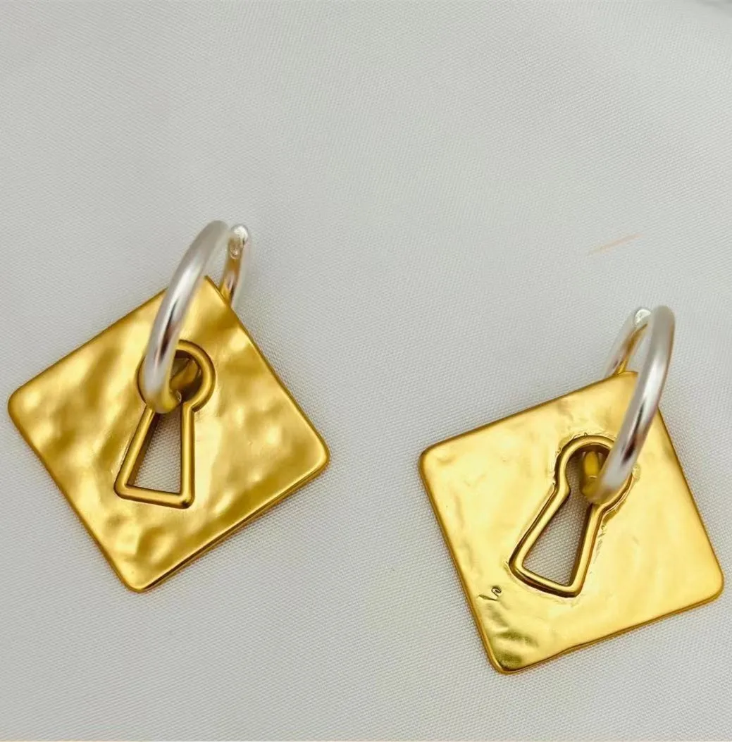 Созрение JewelryFrench романтические простые высококачественные ушные петли
Созрение JewelryFrench романтические простые высококачественные ушные петли