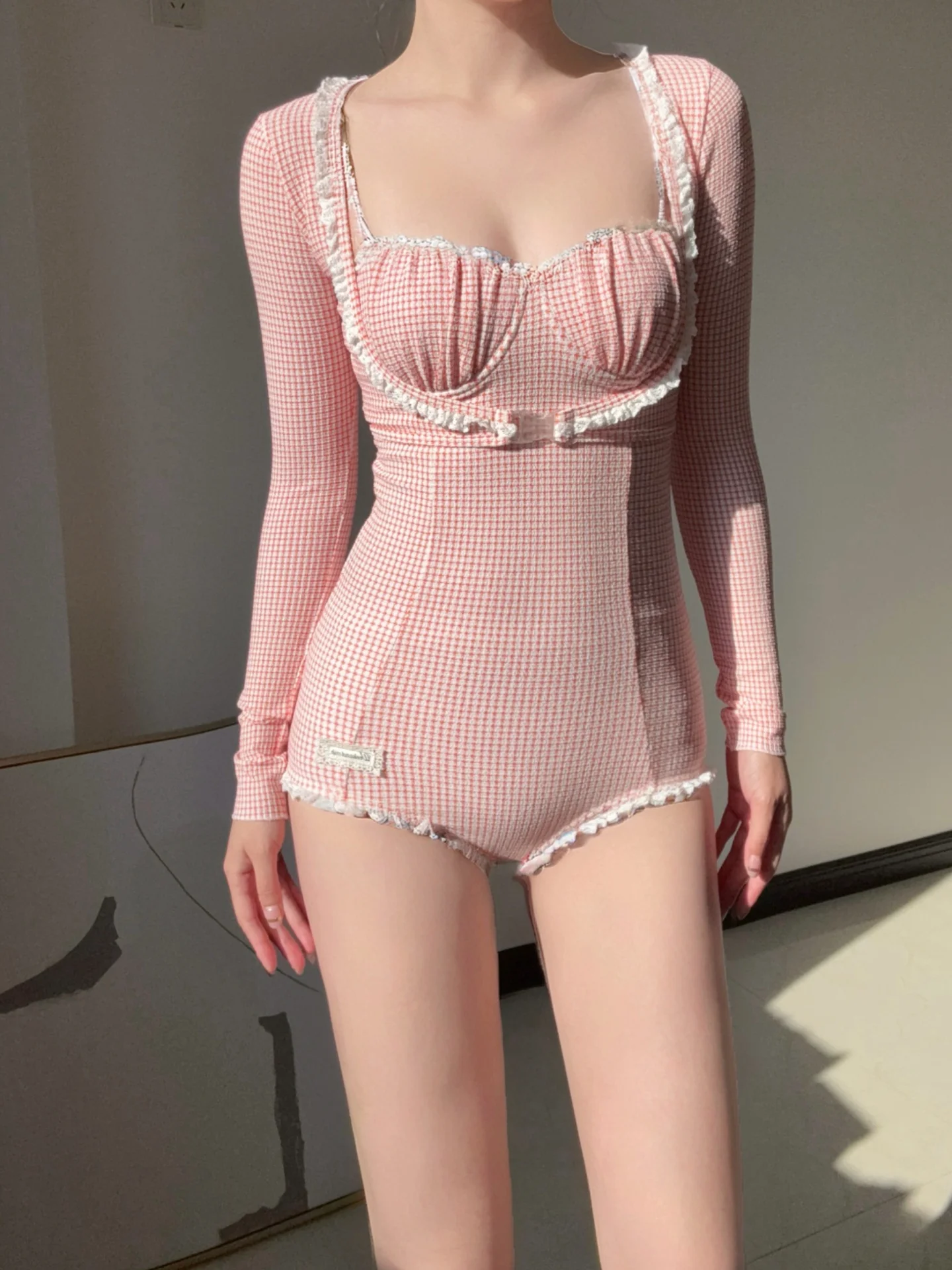 Слитный купальник Sweet Style с кружевной отделкой, длинными рукавами, утягивающий, женский, повседневный, с квадратным вырезом, эксклюзивно онлайн
Слитный купальник Sweet Style с кружевной отделкой, длинными рукавами, утягивающий, женский, повседневный, с квадратным вырезом, эксклюзивно онлайн