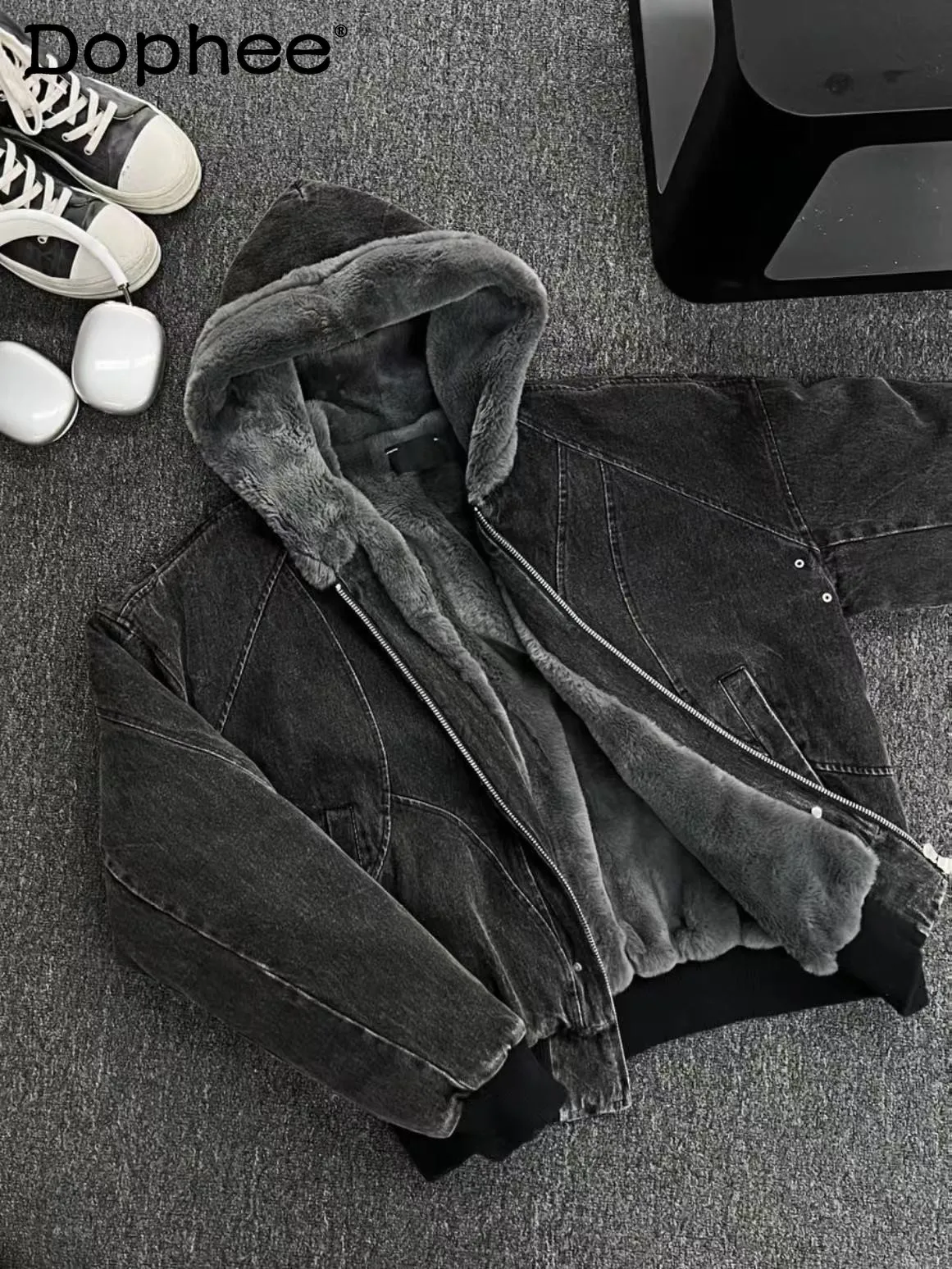 2025 Korean Autumn Winter New Fleece-Lined Warm Thickened Zipper Jacket Stylish Men's Youth Trendy Cotton Hooded Jacket
2025 Korean Autumn Winter New Fleece-Lined Warm Thickened Zipper Jacket Stylish Men's Youth Trendy Cotton Hooded Jacket