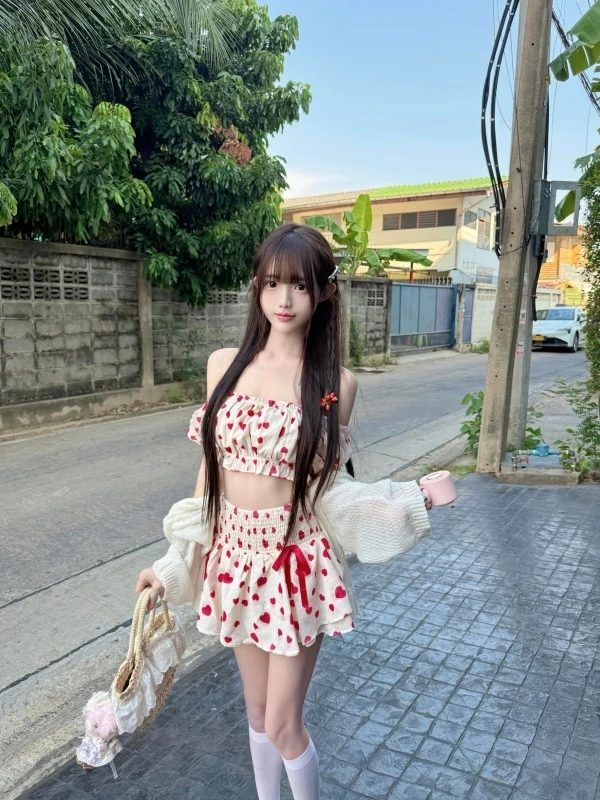 Sweet And Spicy Pure Desire Sexy Heart Print Set Short Shoulder with Puffy Skirt Vacation Style Women's Fashion
Sweet And Spicy Pure Desire Sexy Heart Print Set Short Shoulder with Puffy Skirt Vacation Style Women's Fashion