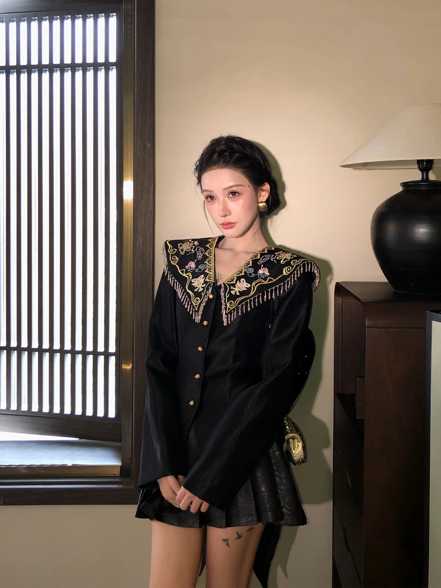 Original Watercolor Plum Blossom Jaet Set Waist-Cinching Golden Tead Embroidery Early Spring New Chinese National Sle W...
Original Watercolor Plum Blossom Jaet Set Waist-Cinching Golden Tead Embroidery Early Spring New Chinese National Sle W...