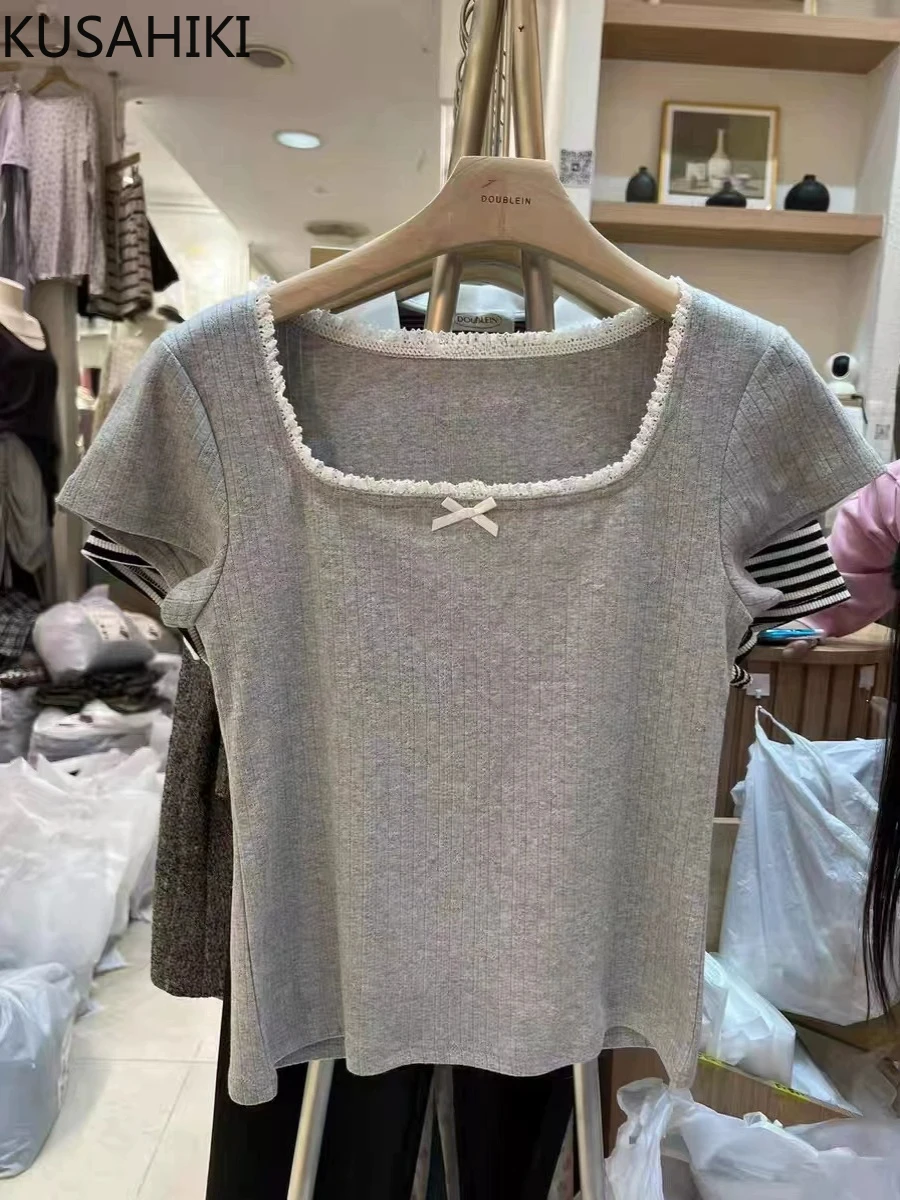 KUSAHIKI 2024 Spring Summer New Pullover Square Neck Patchwork Lace Bow Decoration Short Sleeved T-shirt for Women
KUSAHIKI 2024 Spring Summer New Pullover Square Neck Patchwork Lace Bow Decoration Short Sleeved T-shirt for Women