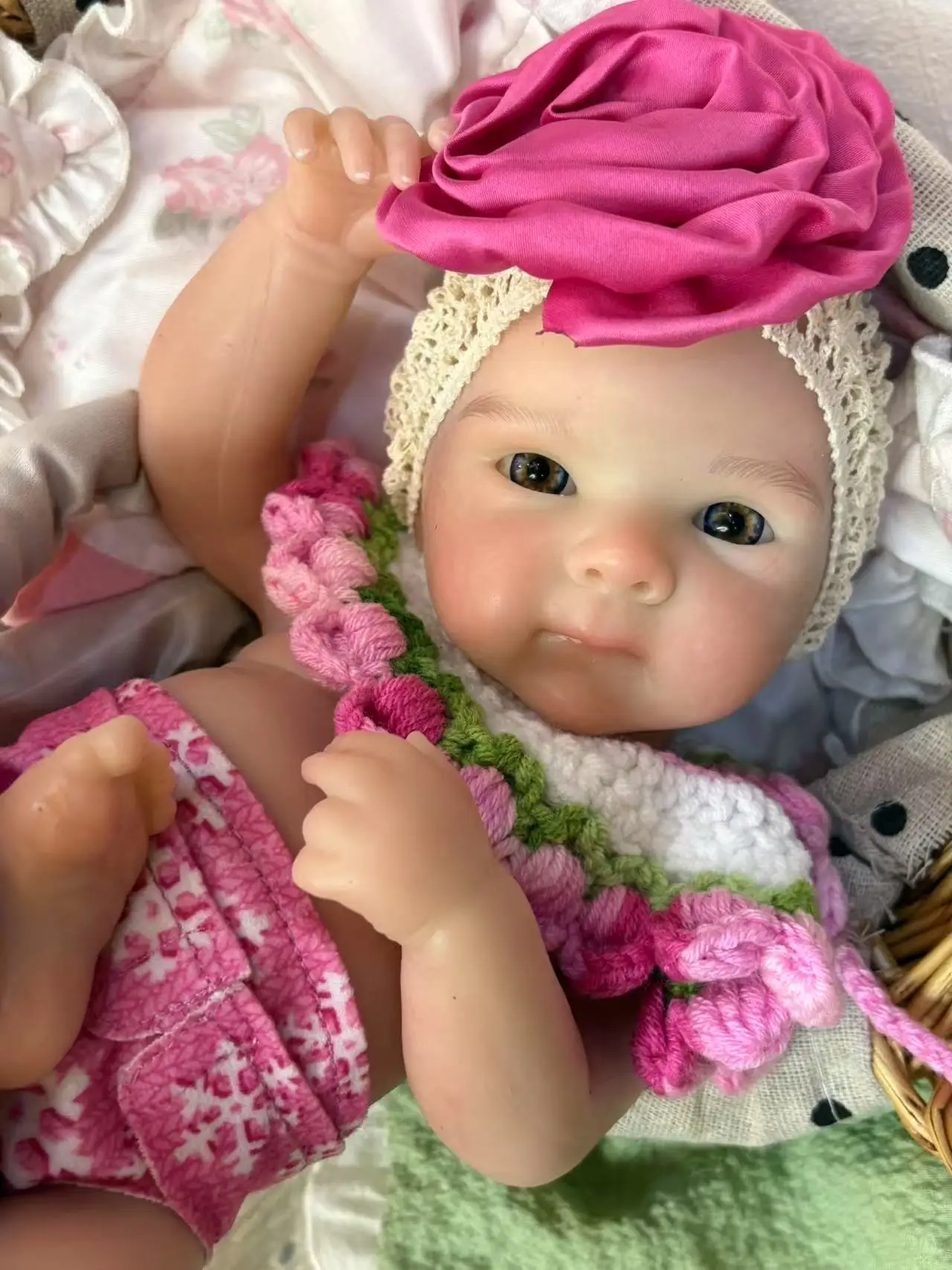 New 13-inch silicone reborn doll girl can open mouth. Purchasing this, a set of white clothes in picture will be given as a gift 
New 13-inch silicone reborn doll girl can open mouth. Purchasing this, a set of white clothes in picture will be given as a gift